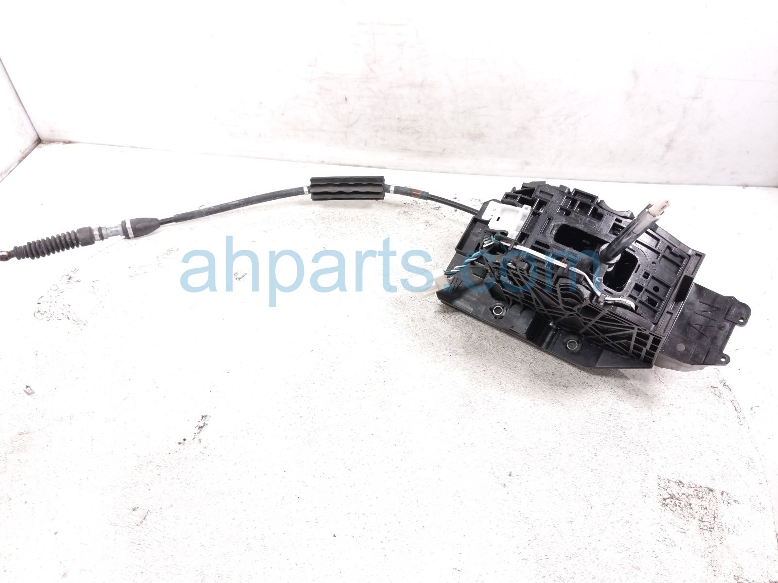 Subaru A/T FLOOR SHIFTER W/ CABLE -2.5L AWD