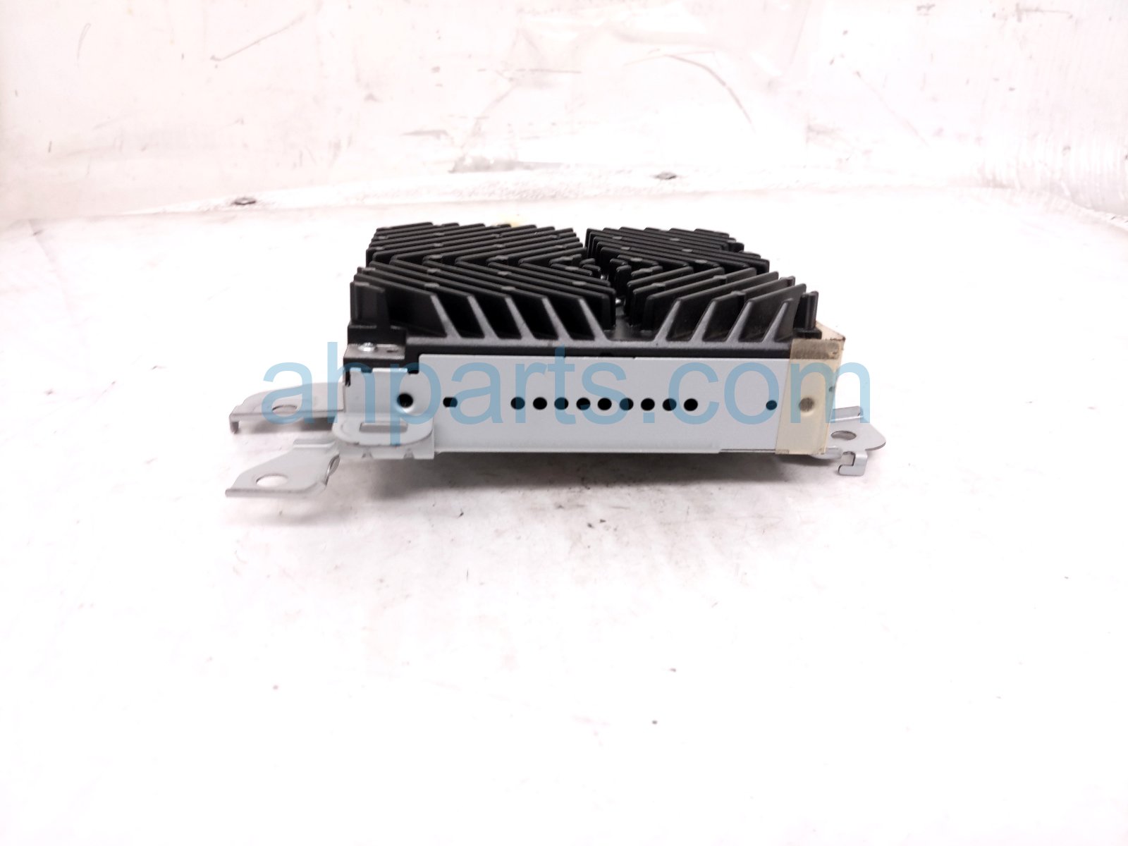 2019 Honda Civic Audio Amplifier Htbk 39186 TGH A02 Replacement 2019 Honda Civic Audio Amplifier Htbk 39186 TGH A02 Replacement thumbnail
