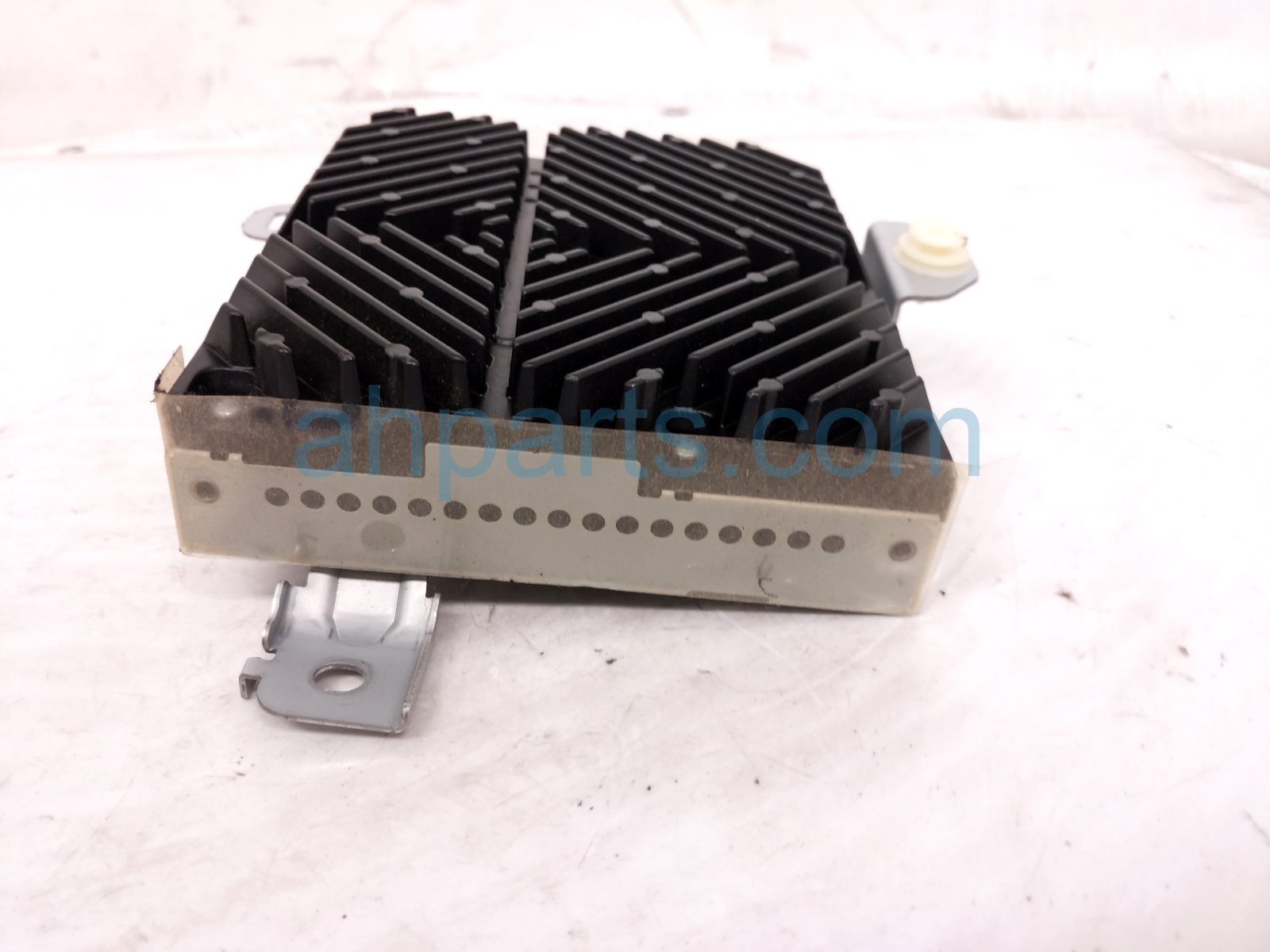 2019 Honda Civic Audio Amplifier Htbk 39186 TGH A02 Replacement 2019 Honda Civic Audio Amplifier Htbk 39186 TGH A02 Replacement thumbnail