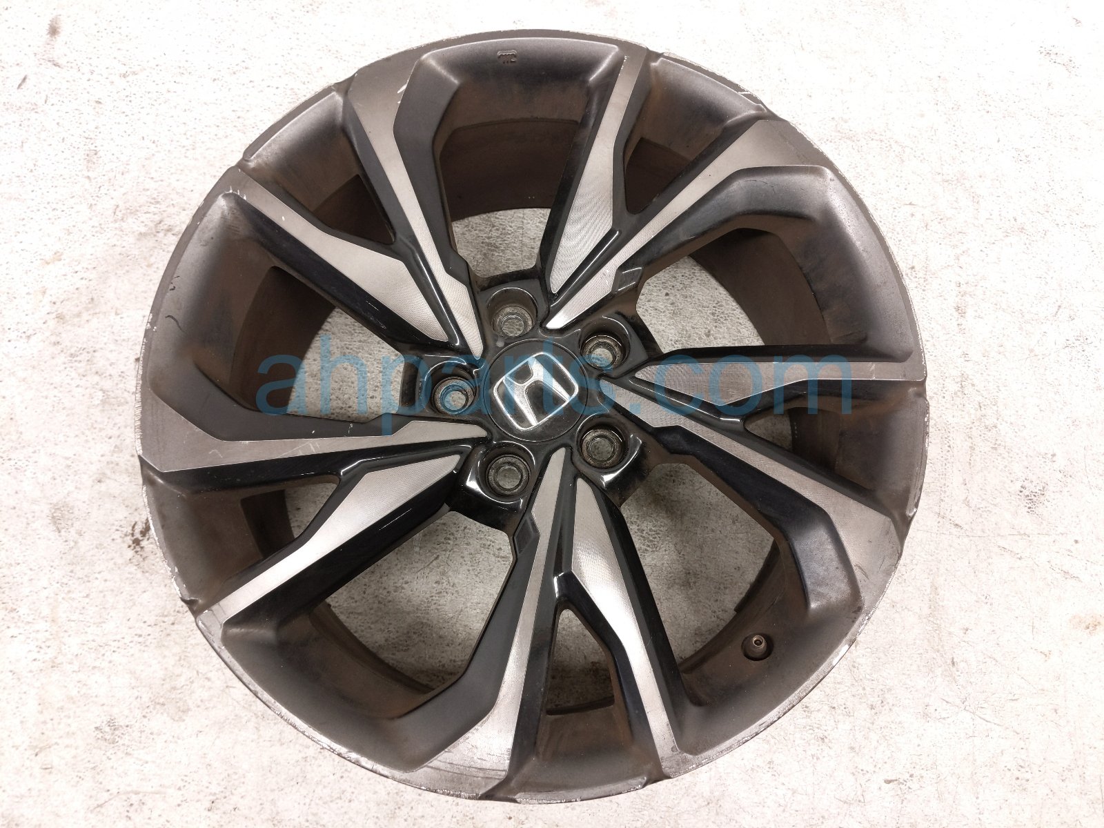 2019 Honda Civic Front Passenger Wheel / Rim Curb Rash 42700 TGG A72 Replacement 2019 Honda Civic Front Passenger Wheel / Rim Curb Rash 42700 TGG A72 Replacement thumbnail