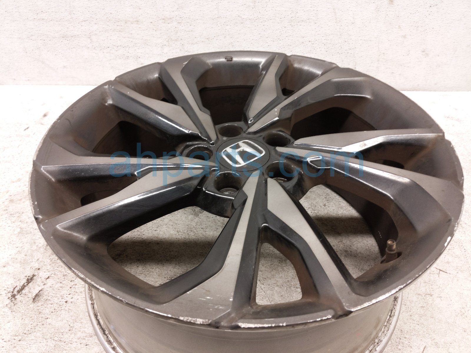 2019 Honda Civic Front Passenger Wheel / Rim Curb Rash 42700 TGG A72 Replacement 2019 Honda Civic Front Passenger Wheel / Rim Curb Rash 42700 TGG A72 Replacement thumbnail