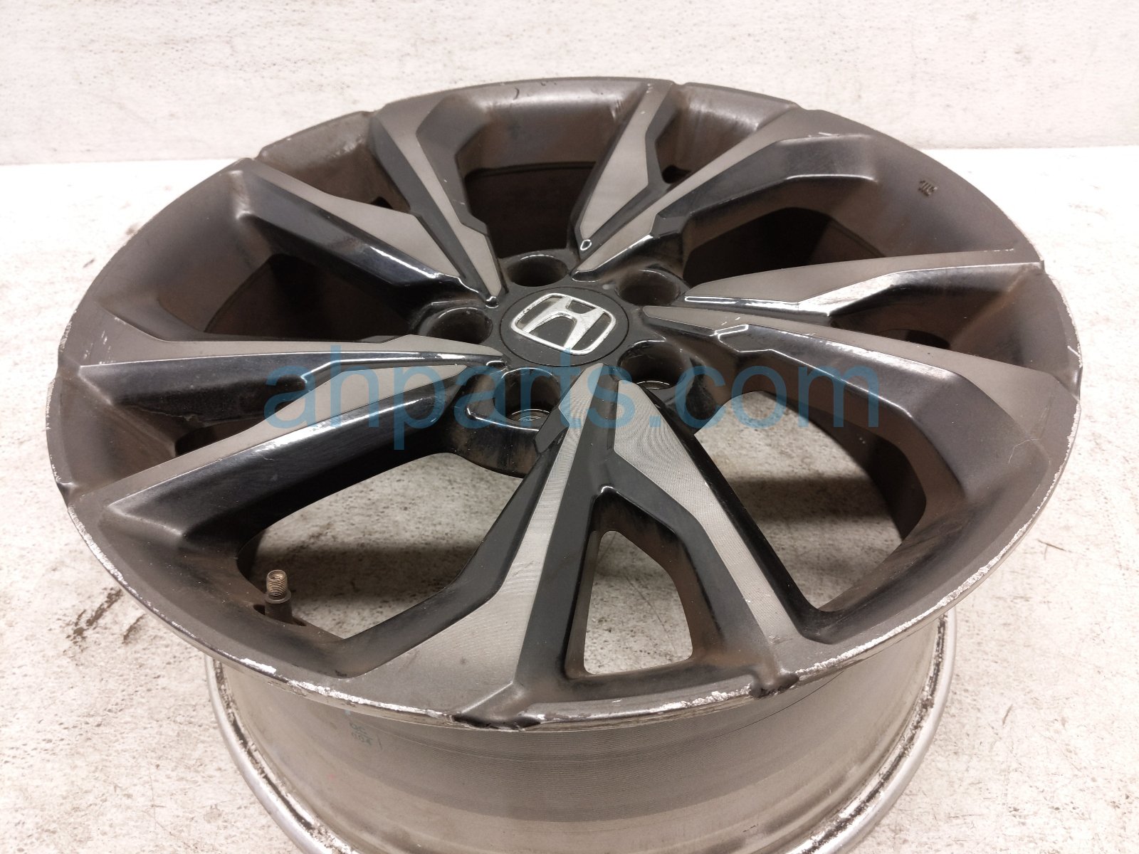 2019 Honda Civic Front Passenger Wheel / Rim Curb Rash 42700 TGG A72 Replacement 2019 Honda Civic Front Passenger Wheel / Rim Curb Rash 42700 TGG A72 Replacement thumbnail