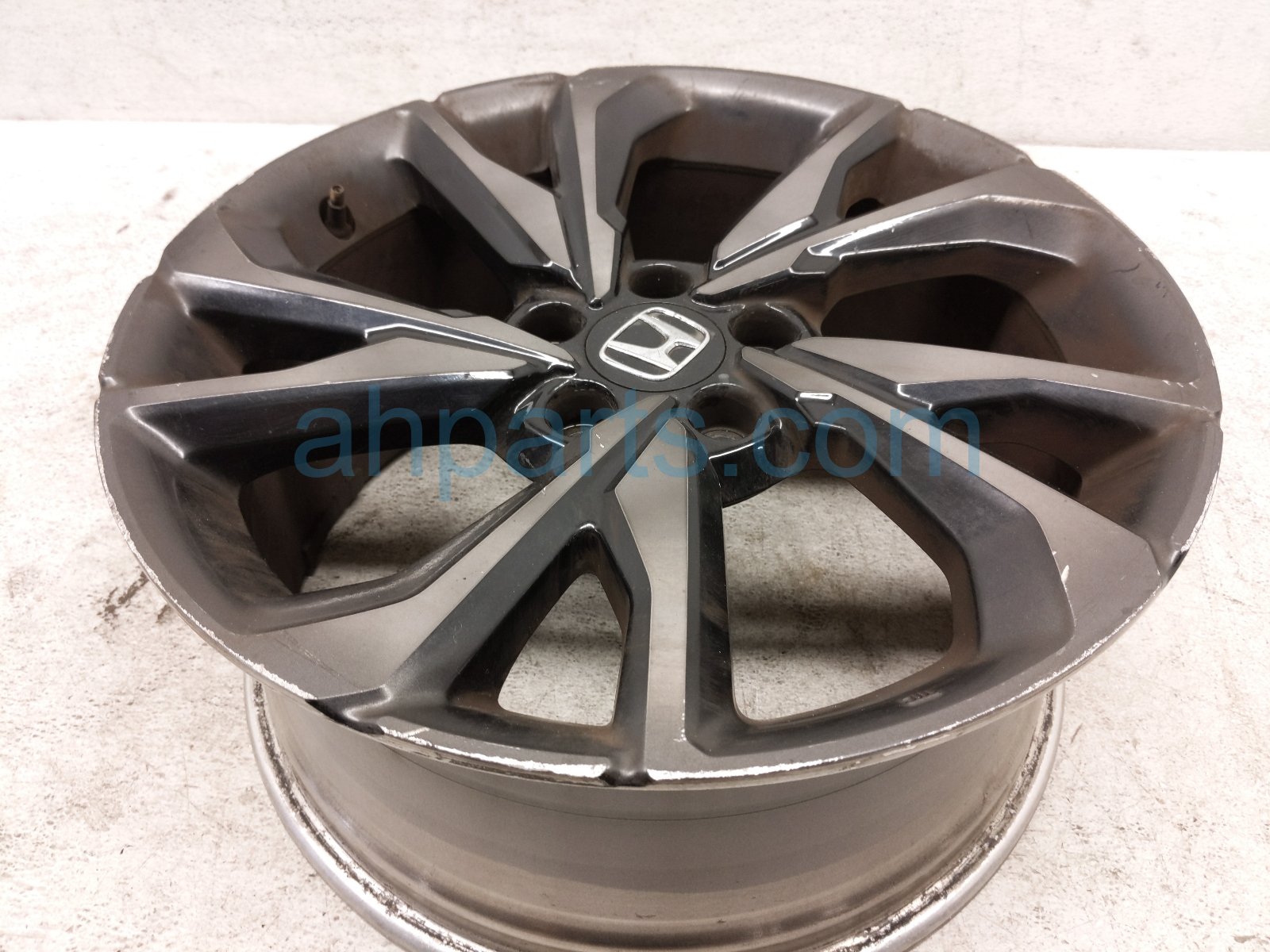 2019 Honda Civic Front Passenger Wheel / Rim Curb Rash 42700 TGG A72 Replacement 2019 Honda Civic Front Passenger Wheel / Rim Curb Rash 42700 TGG A72 Replacement thumbnail