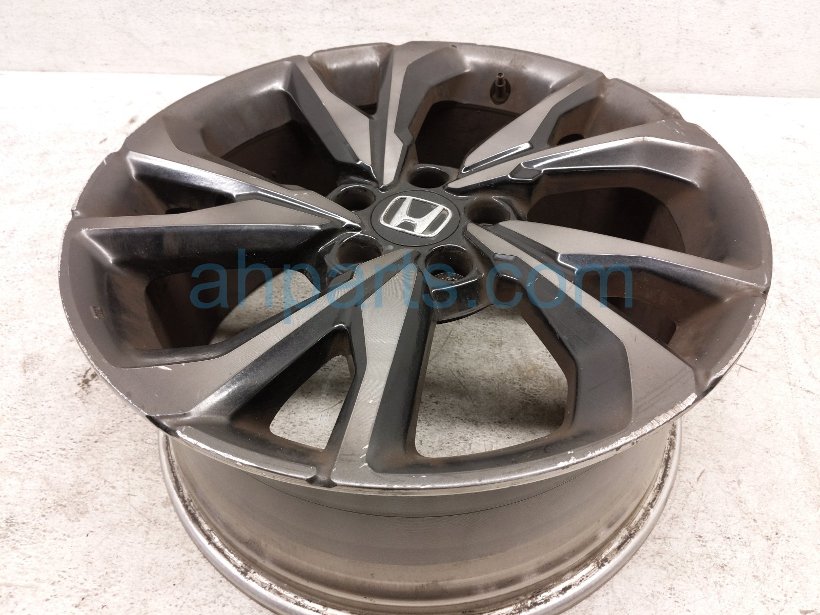 2019 Honda Civic Front Passenger Wheel / Rim Curb Rash 42700 TGG A72 Replacement 2019 Honda Civic Front Passenger Wheel / Rim Curb Rash 42700 TGG A72 Replacement thumbnail