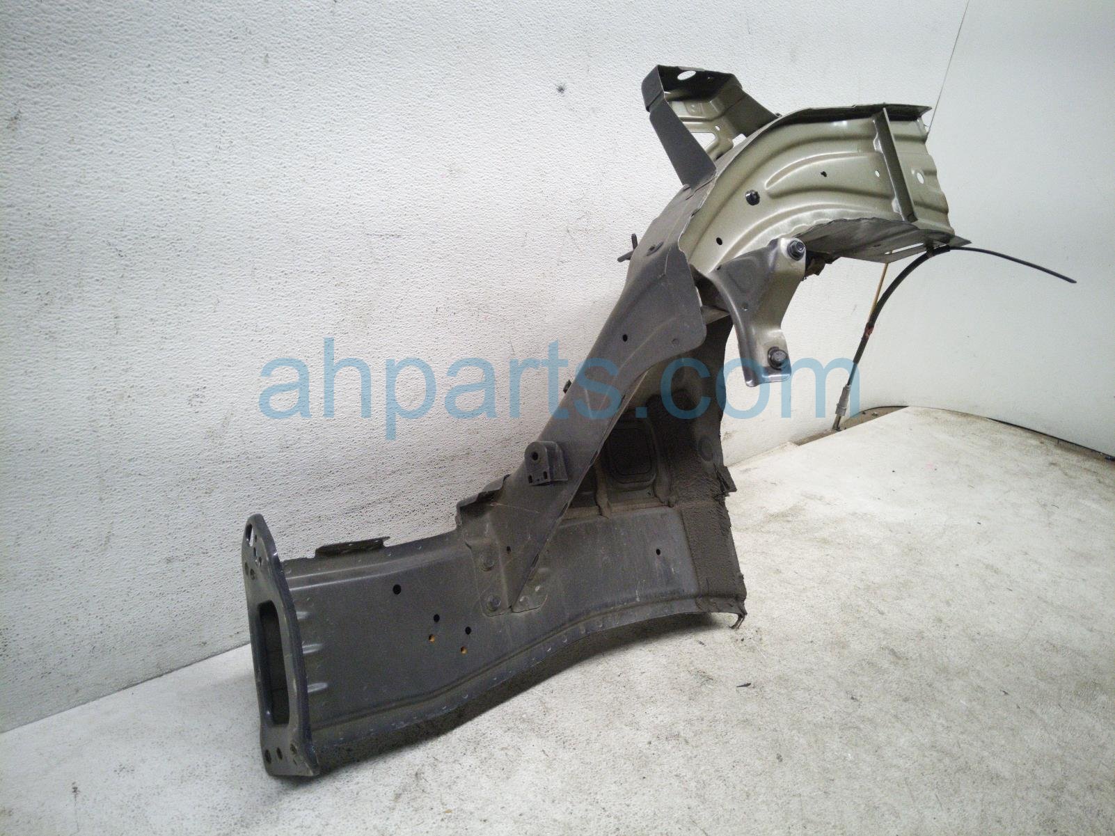 2022 Kia Telluride Driver Apron Shock Tower Cut Grey 64500 S9500 Replacement 2022 Kia Telluride Driver Apron Shock Tower Cut Grey 64500 S9500 Replacement thumbnail