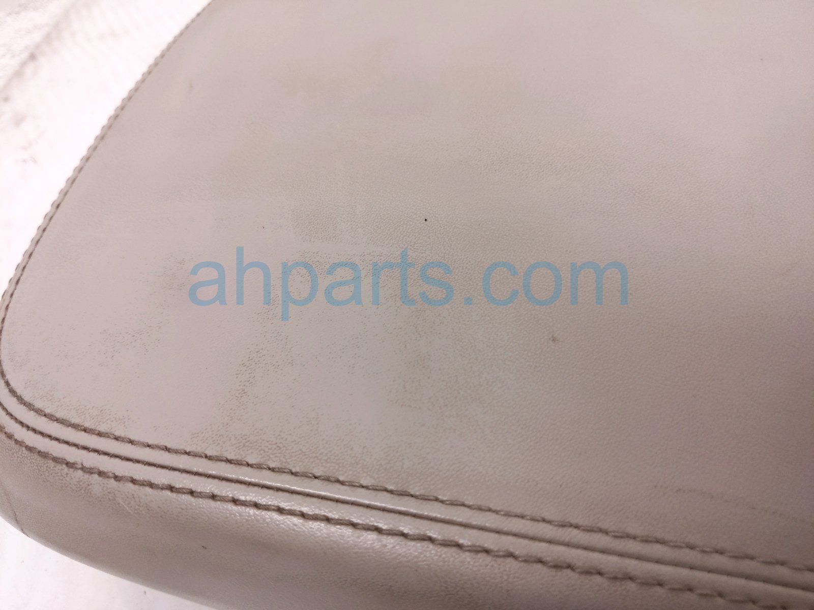 2025 Kia Carnival Center Console Lid/armrest Grey 846B3 R0000GYT Replacement 2025 Kia Carnival Center Console Lid/armrest Grey 846B3 R0000GYT Replacement thumbnail
