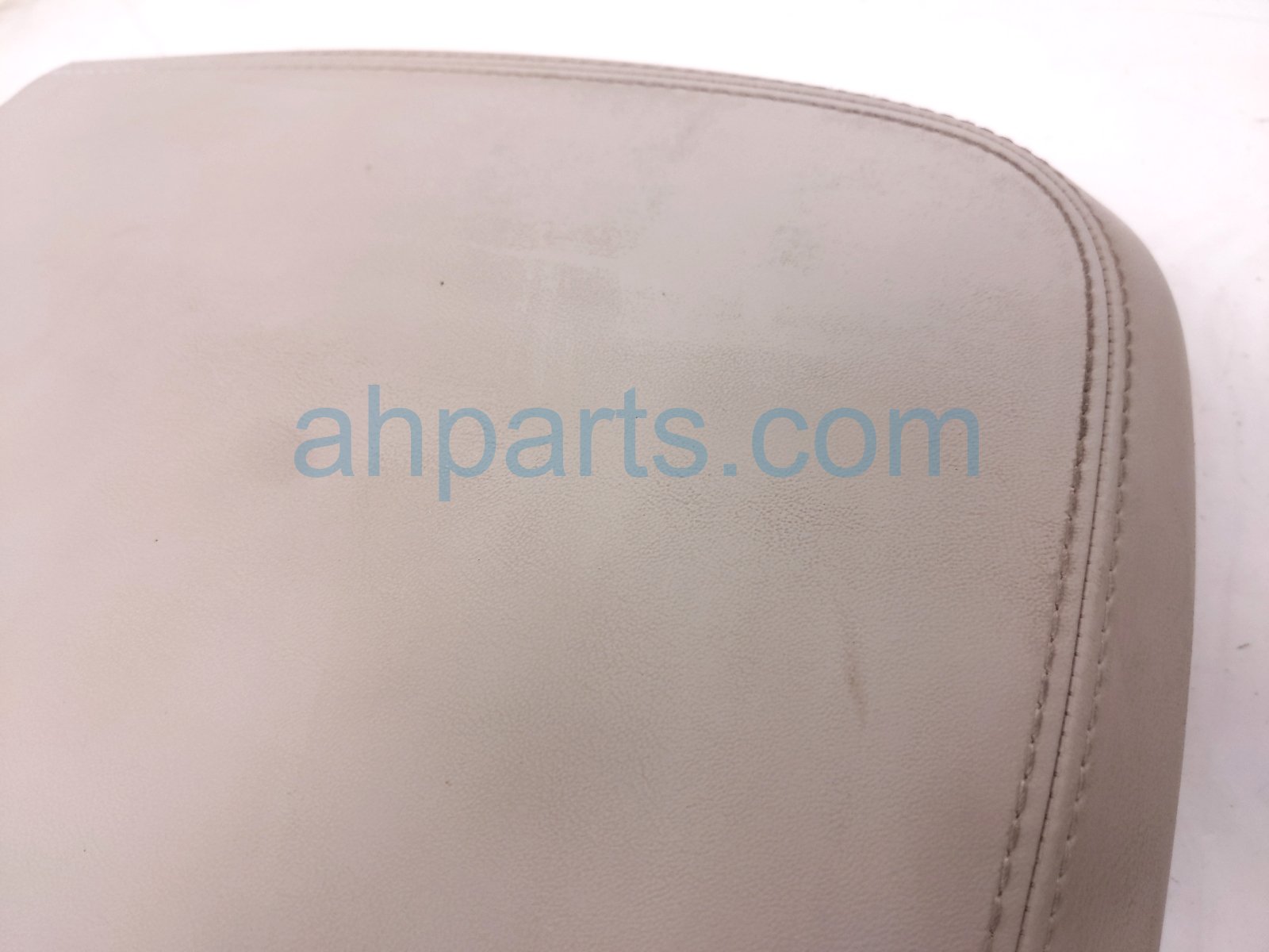 2025 Kia Carnival Center Console Lid/armrest Grey 846B3 R0000GYT Replacement 2025 Kia Carnival Center Console Lid/armrest Grey 846B3 R0000GYT Replacement thumbnail