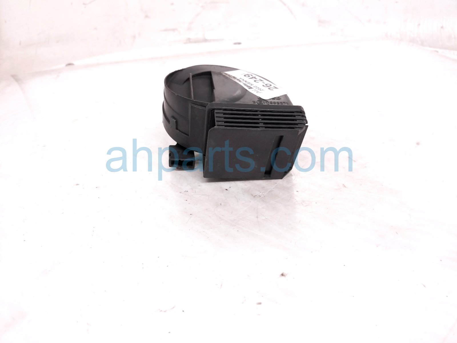 2022 Toyota Sienna Low Pitch Note Horn 86520 0E020 Replacement 2022 Toyota Sienna Low Pitch Note Horn 86520 0E020 Replacement thumbnail