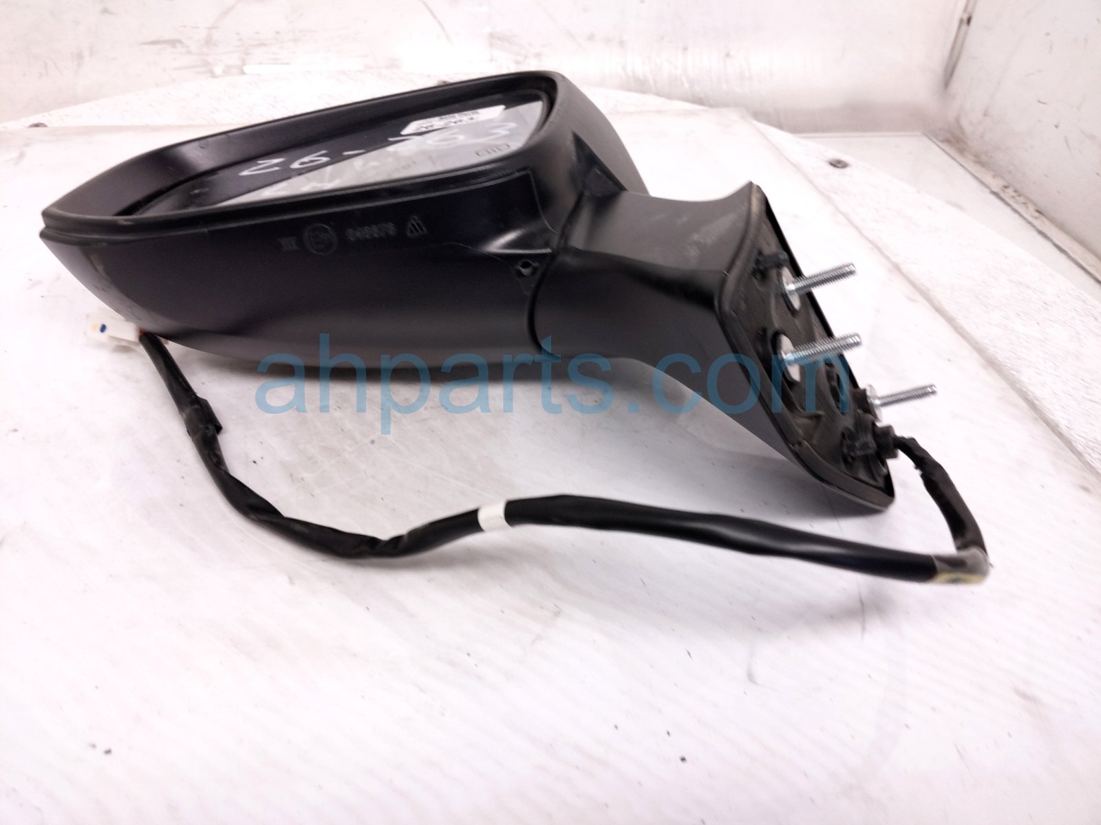 Toyota LH SIDE VIEW MIRROR - WHITE Toyota LH SIDE VIEW MIRROR - WHITE