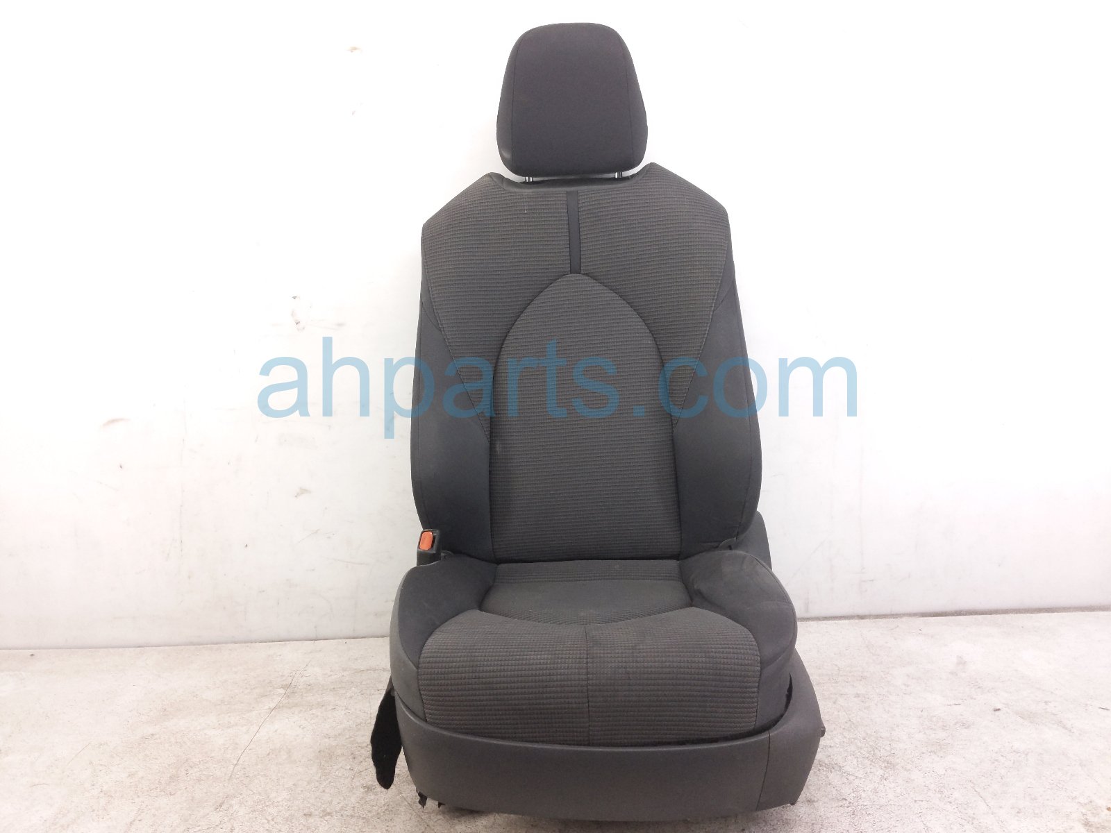 Toyota FR/LH SEAT - BLACK - W/ AIRBAG