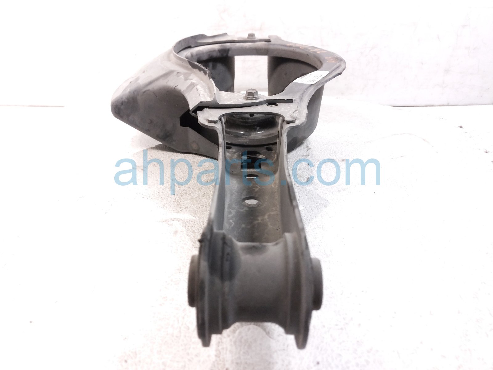 Toyota RR/RH SPRING SEAT LOWER CONTROL ARM