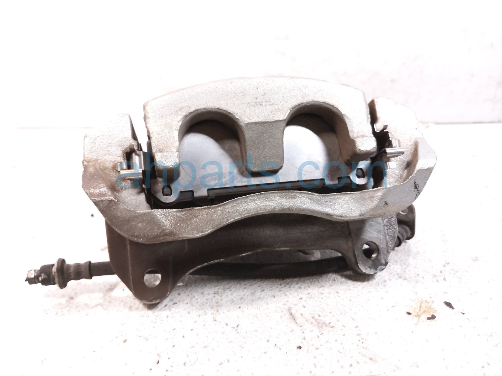 2020 Toyota Highlander Front Passenger Brake Caliper 47730 0E071 Replacement 2020 Toyota Highlander Front Passenger Brake Caliper 47730 0E071 Replacement thumbnail