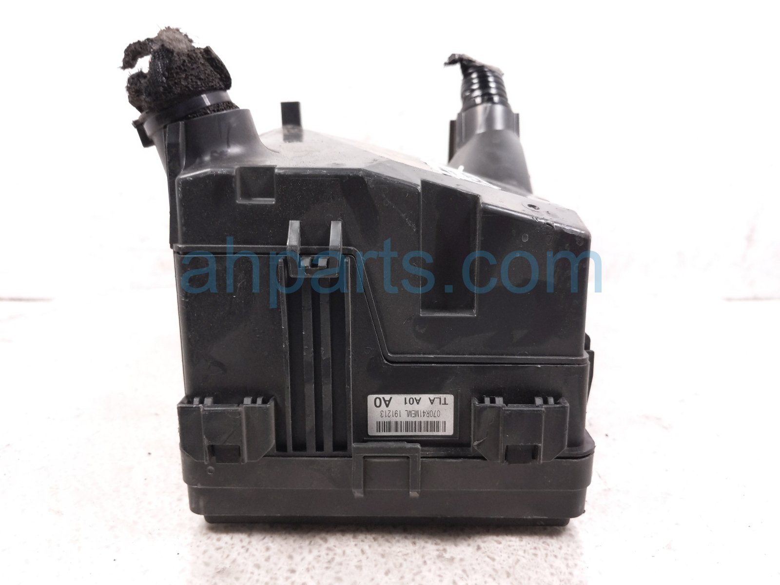 2020 Honda CR V Engine Room Fuse Box 1.5l 32200 TLA A64 Replacement 2020 Honda CR V Engine Room Fuse Box 1.5l 32200 TLA A64 Replacement thumbnail