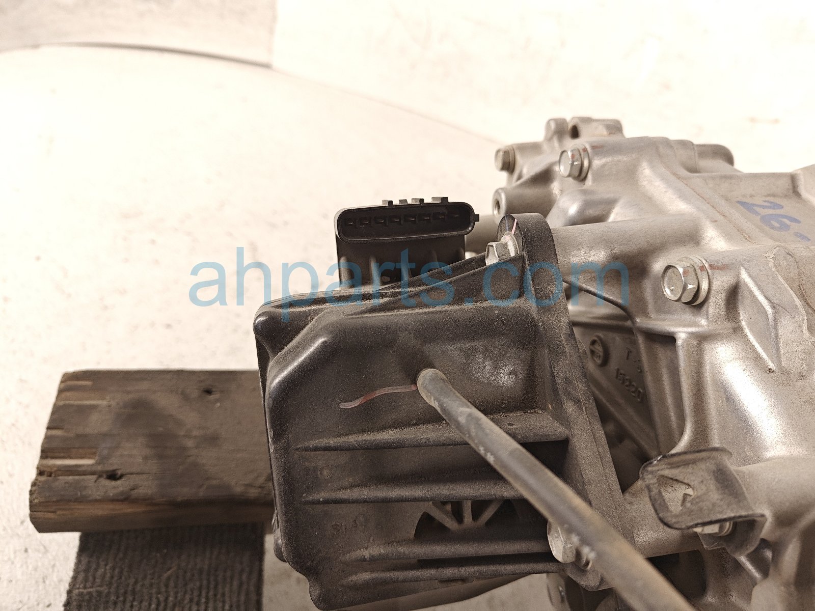 2025 Toyota Tacoma Transfer Case Assy 2.4l 4x4 14k 36100 04030 Replacement 2025 Toyota Tacoma Transfer Case Assy 2.4l 4x4 14k 36100 04030 Replacement thumbnail