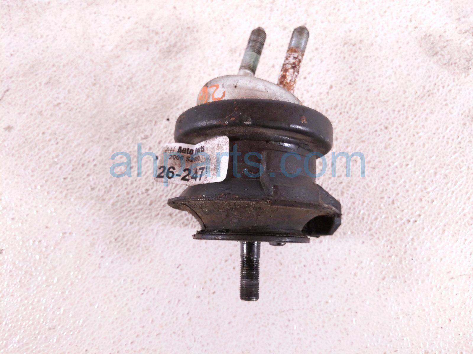 Honda LH FRONT ENGINE MOUNT - 2.0L