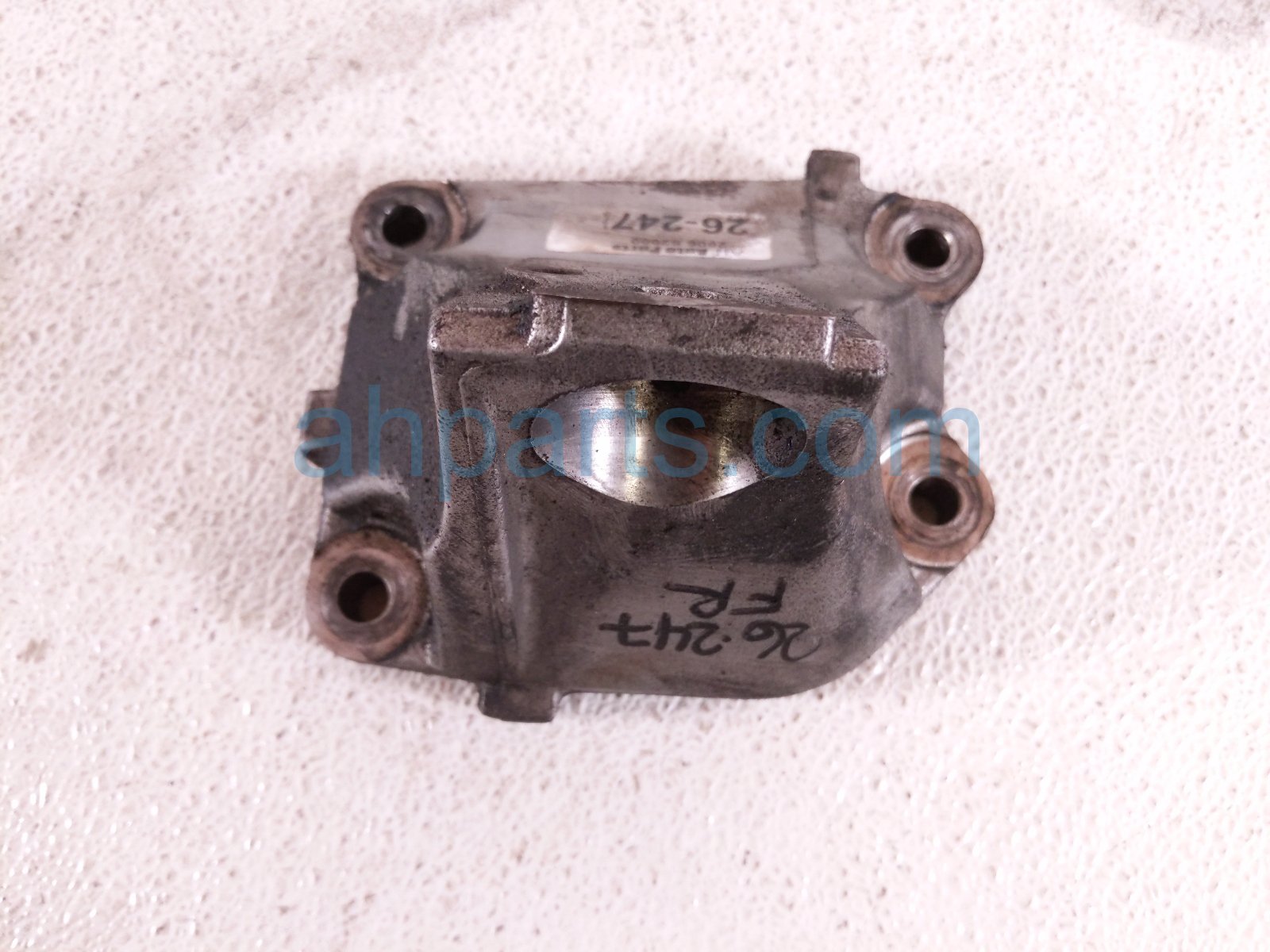Honda RH ENGINE MOUNT BRACKET - 2.0L