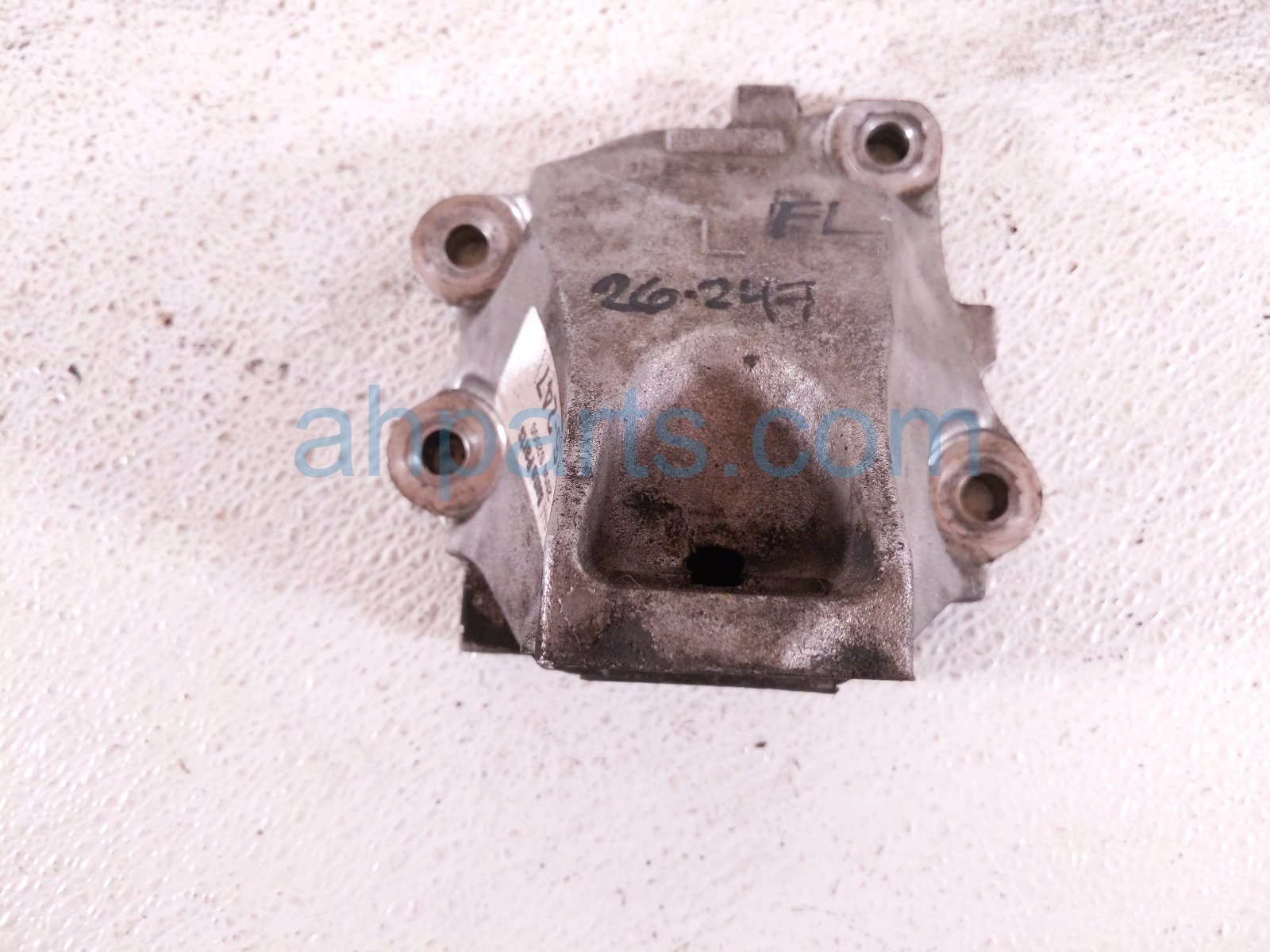 Honda LH ENGINE MOUNT BRACKET - 2.0L