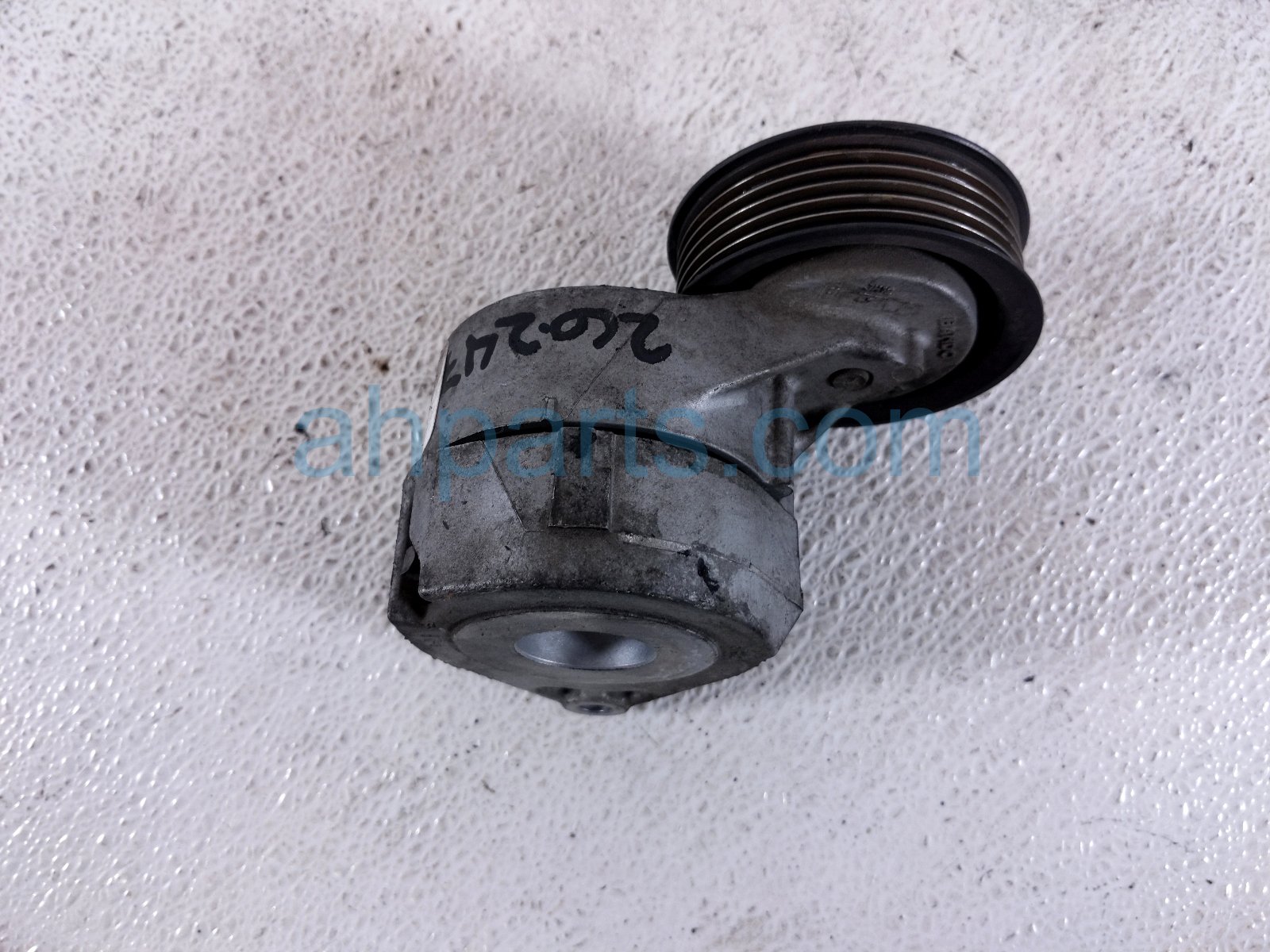 Honda BELT TENSIONER W/PULLEY - 2.0L M.T