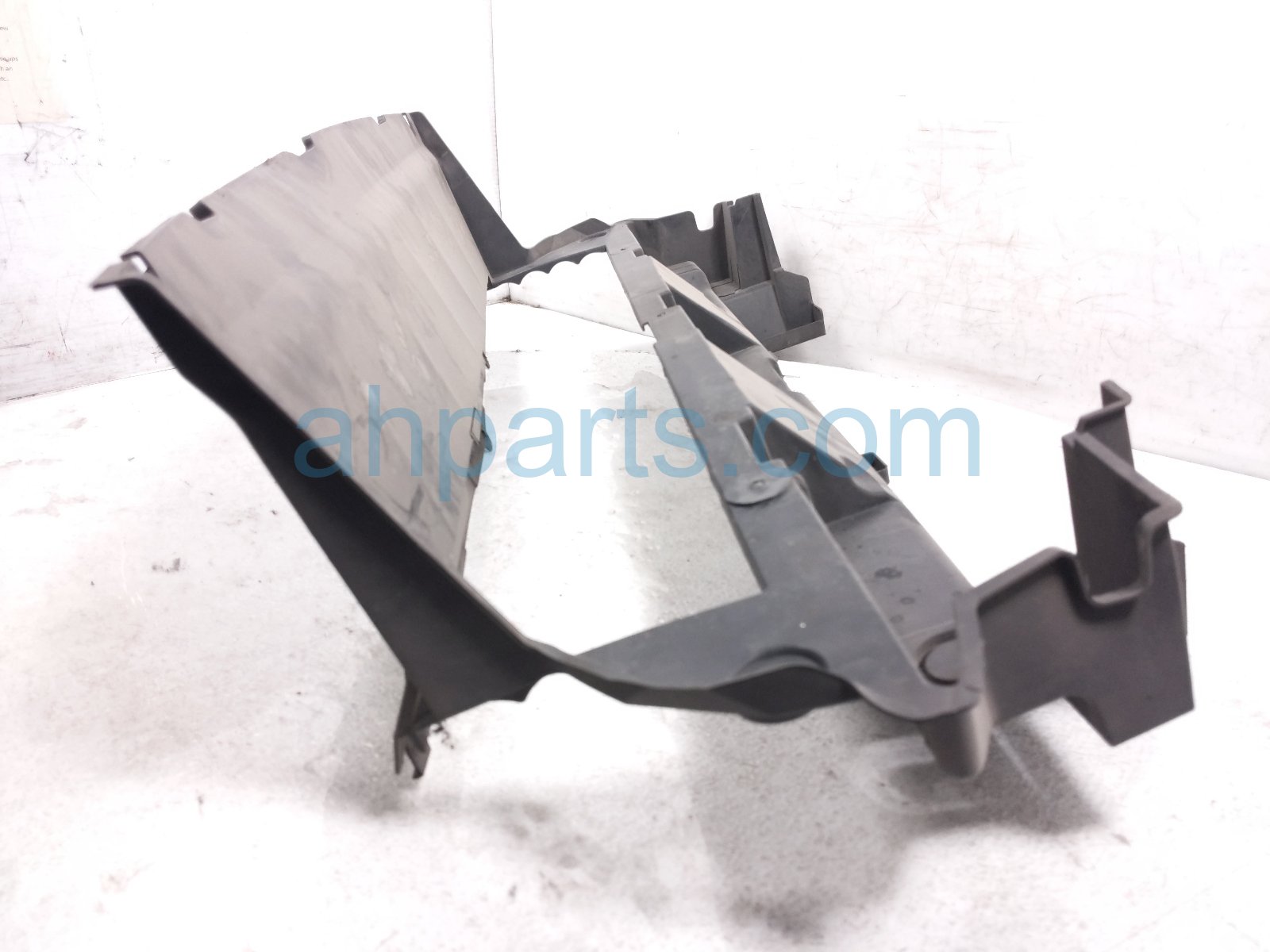 2021 Honda CR V Front Air Guide Duct Baffle 71300 TLA A51 PARTIAL Replacement 2021 Honda CR V Front Air Guide Duct Baffle 71300 TLA A51 PARTIAL Replacement thumbnail