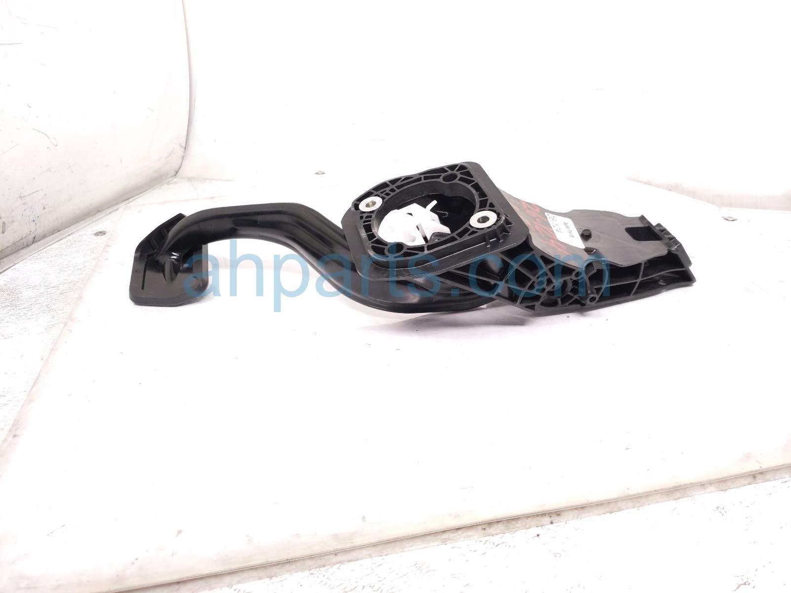 2022 BMW X3 Brake Pedal Assembly 35 00 6 861 771 Replacement 2022 BMW X3 Brake Pedal Assembly 35 00 6 861 771 Replacement thumbnail