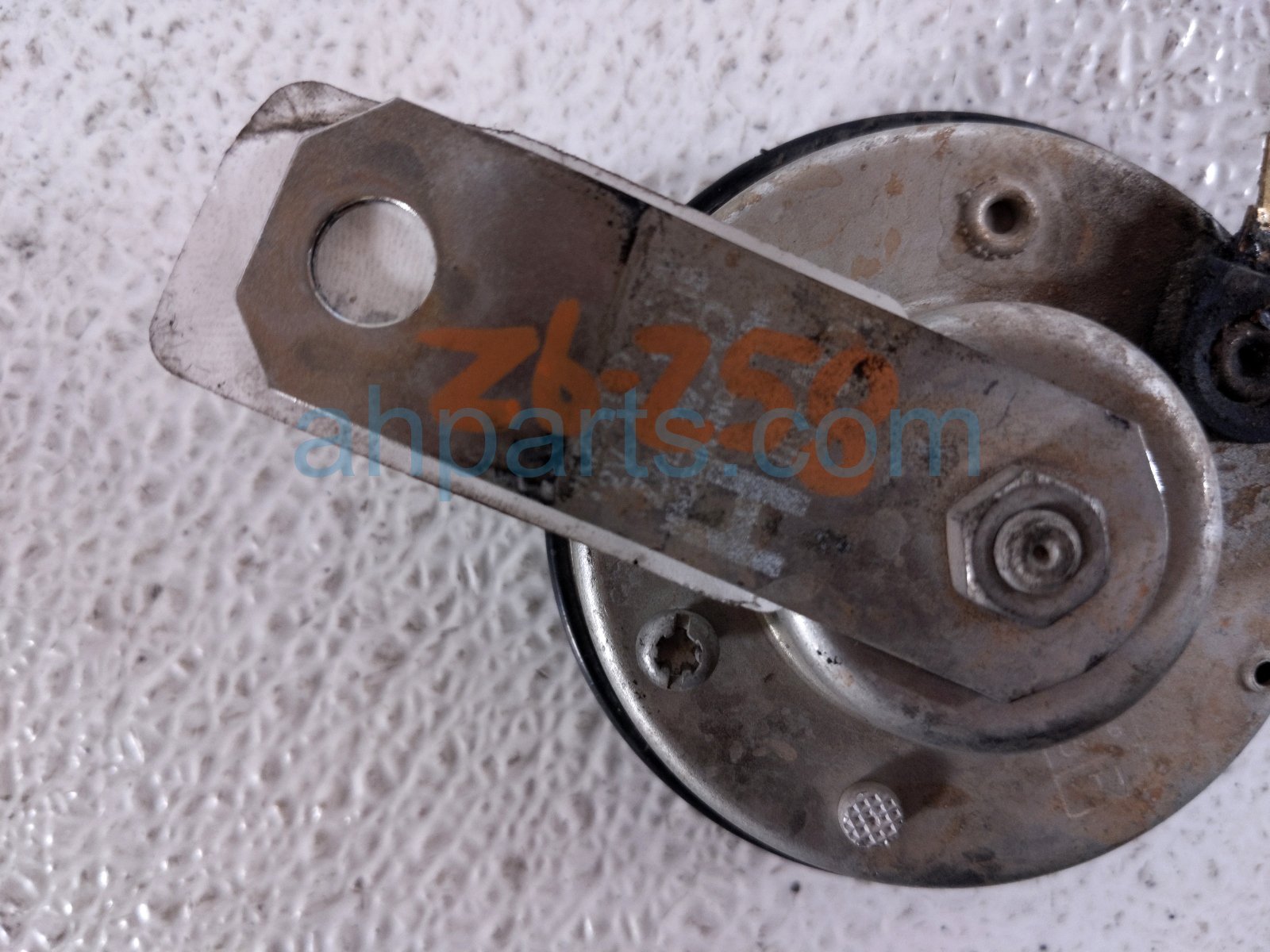 2022 Subaru Ascent Horn Assy Passenger 82501AL000 Replacement 2022 Subaru Ascent Horn Assy Passenger 82501AL000 Replacement thumbnail