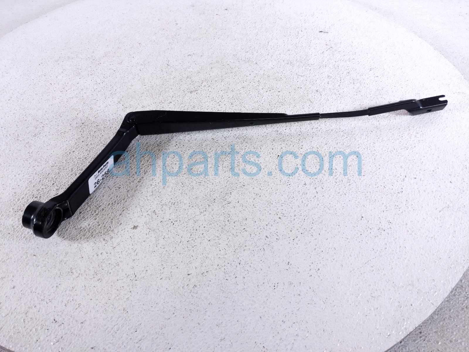 Subaru LH WINDSHIELD WIPER ARM