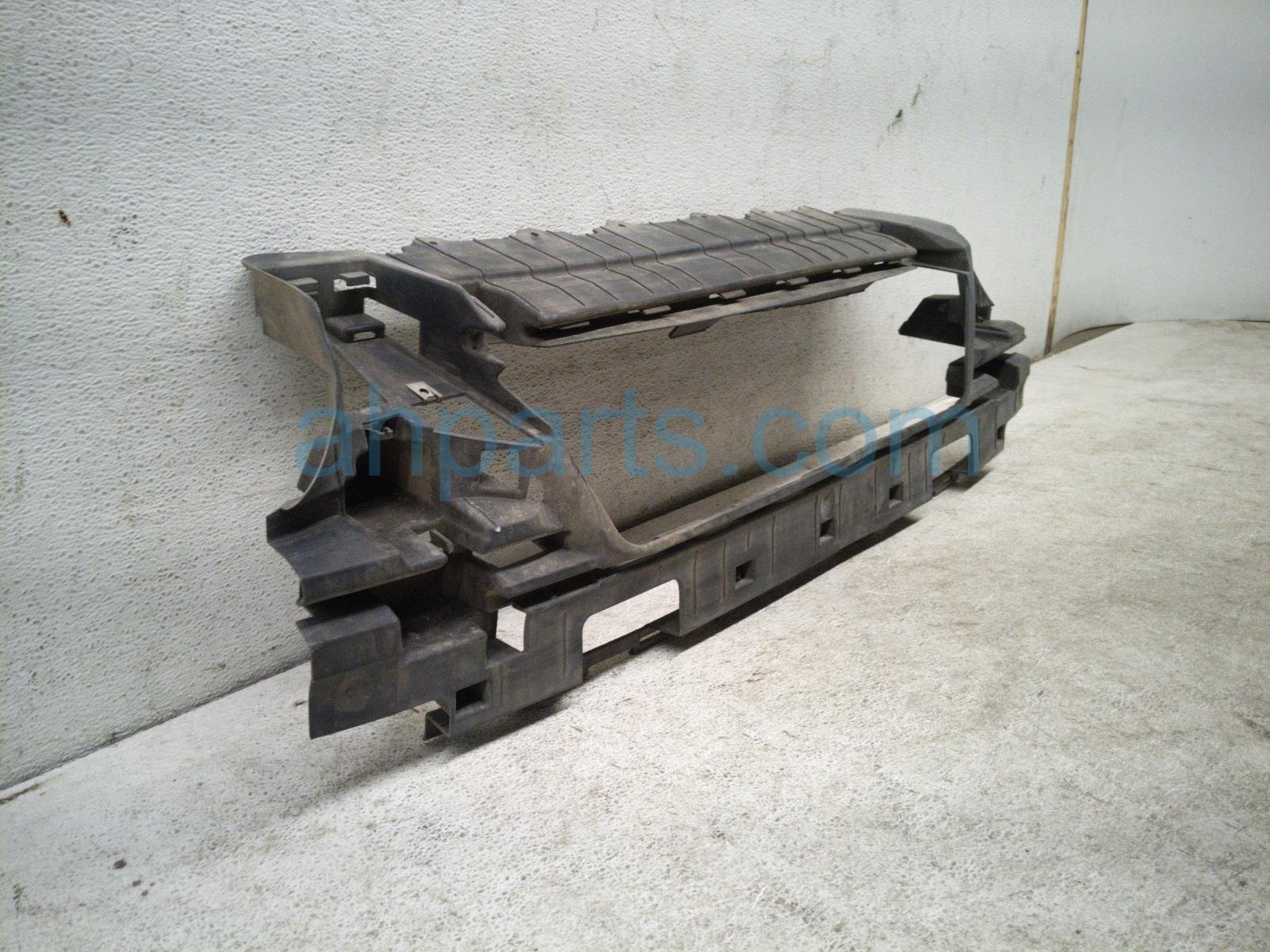 2020 Ford Explorer Cover Rear Bumper Reinforcement LB5Z 17E855 A Replacement 2020 Ford Explorer Cover Rear Bumper Reinforcement LB5Z 17E855 A Replacement thumbnail