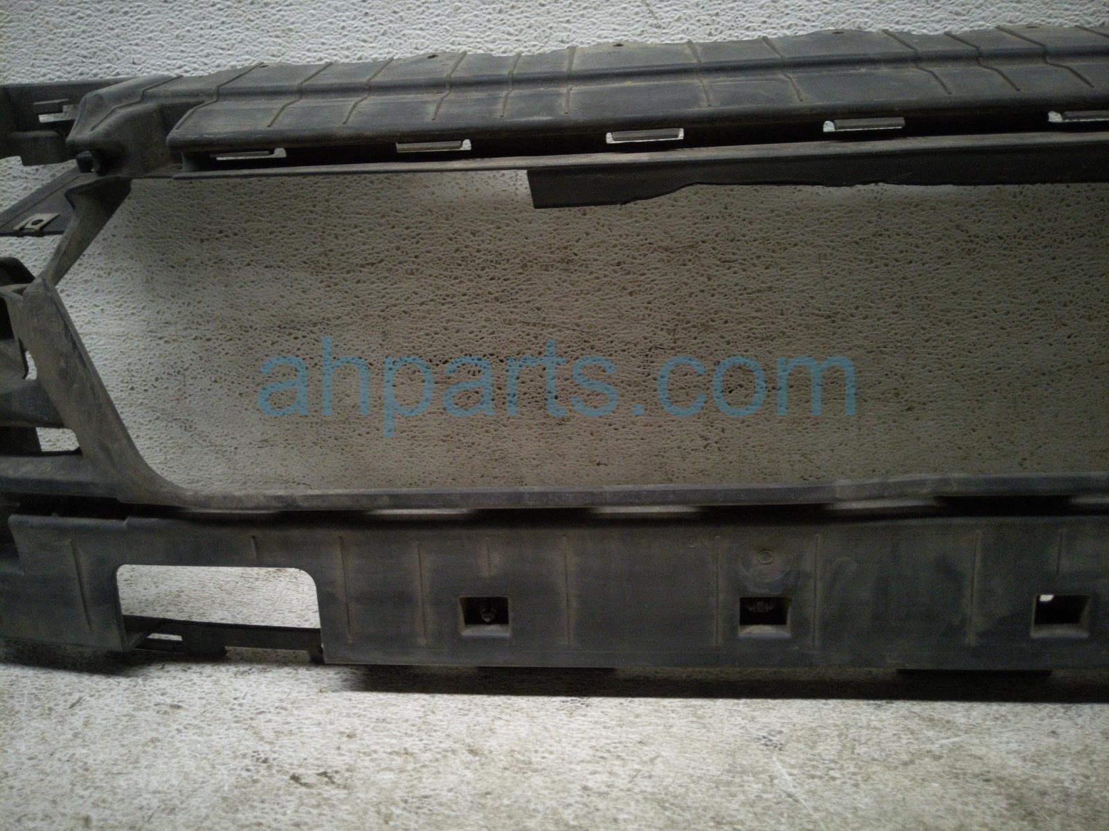 2020 Ford Explorer Cover Rear Bumper Reinforcement LB5Z 17E855 A Replacement 2020 Ford Explorer Cover Rear Bumper Reinforcement LB5Z 17E855 A Replacement thumbnail