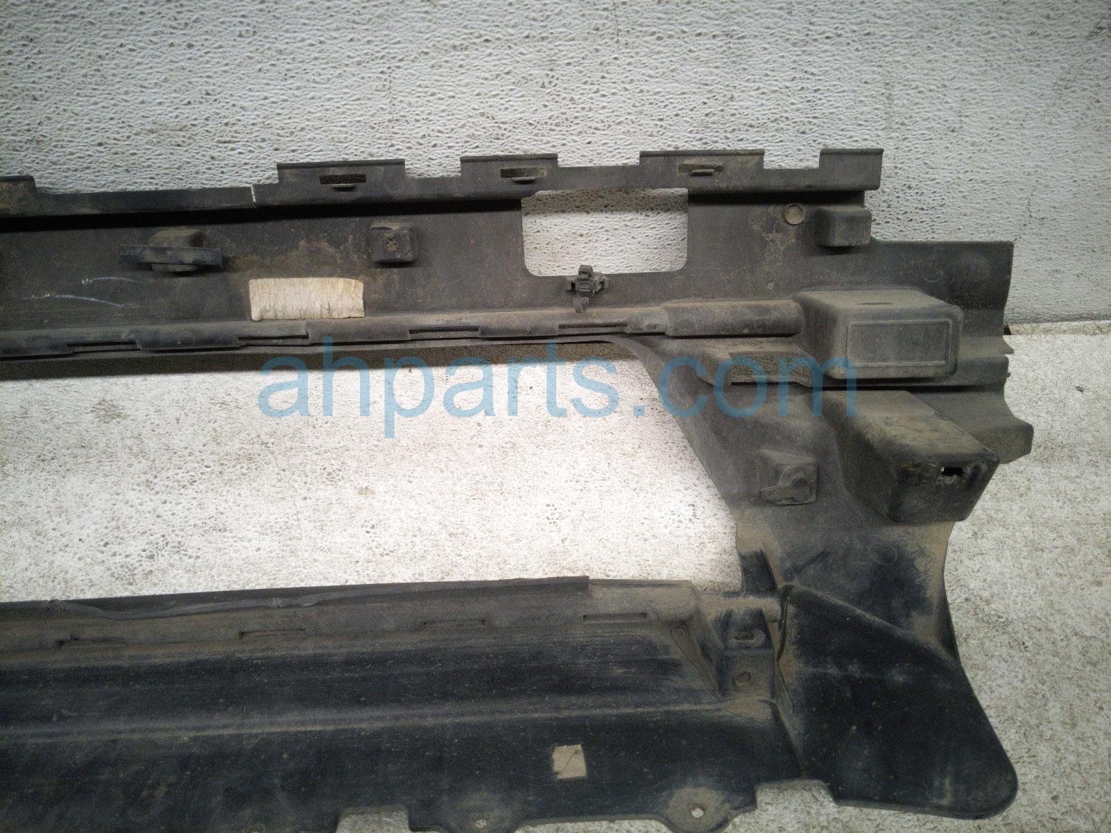 2020 Ford Explorer Cover Rear Bumper Reinforcement LB5Z 17E855 A Replacement 2020 Ford Explorer Cover Rear Bumper Reinforcement LB5Z 17E855 A Replacement thumbnail