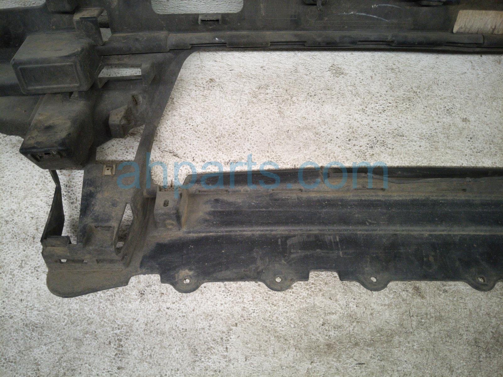 2020 Ford Explorer Cover Rear Bumper Reinforcement LB5Z 17E855 A Replacement 2020 Ford Explorer Cover Rear Bumper Reinforcement LB5Z 17E855 A Replacement thumbnail