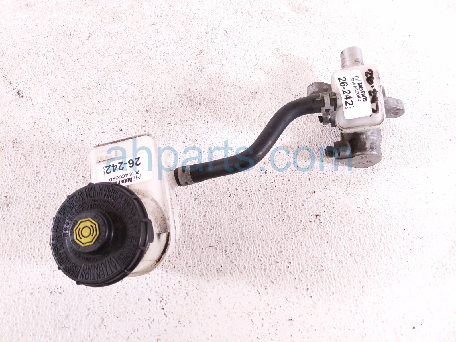 Honda BRAKE MASTER CYLINDER W/RESERVOIR