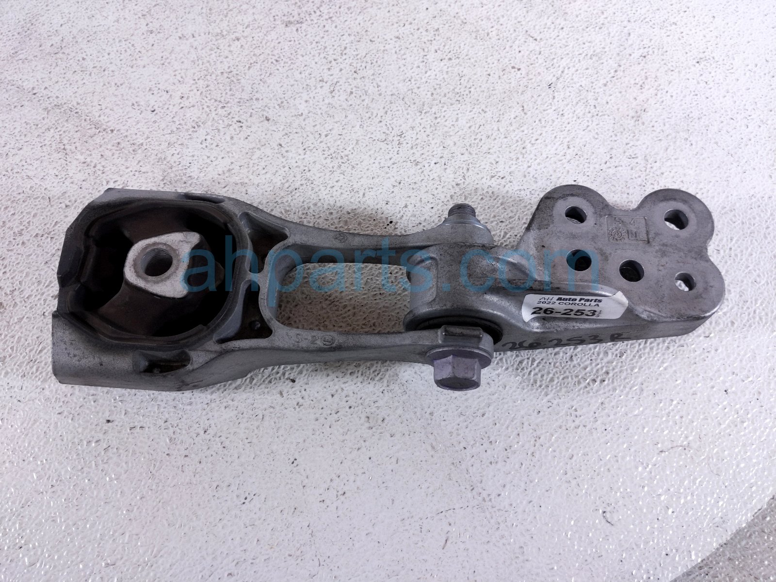 Toyota REAR TRANSMISSION MOUNT - 2.0L Toyota REAR TRANSMISSION MOUNT - 2.0L