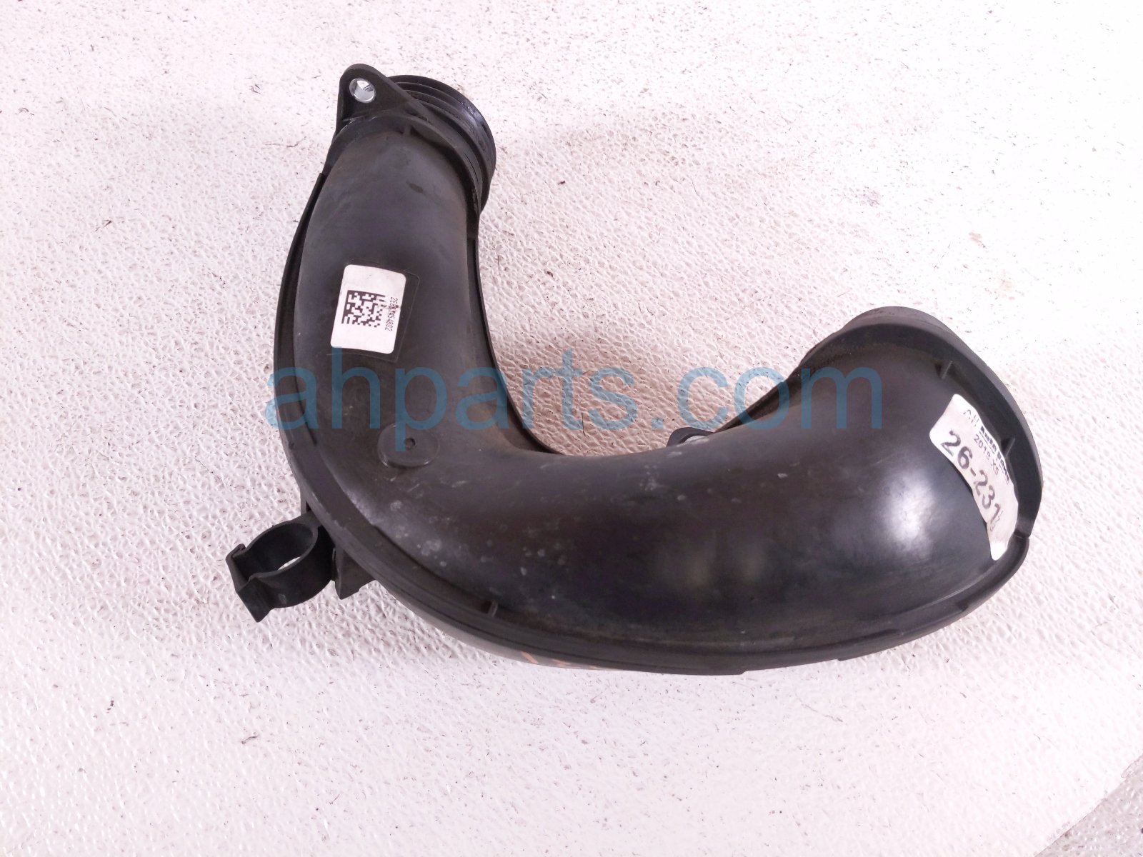 BMW AIR INTAKE DUCT - 3.0L RWD