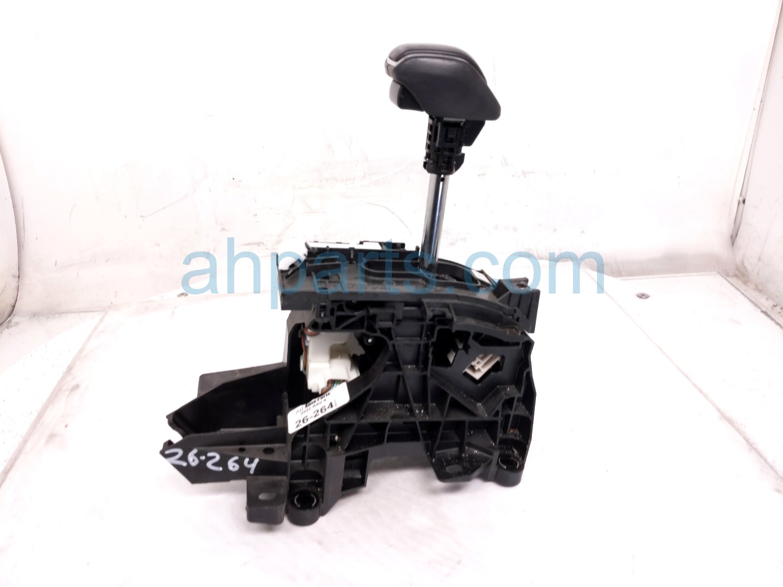 Toyota A/T FLOOR SHIFTER ASSY - 2.5L FWD