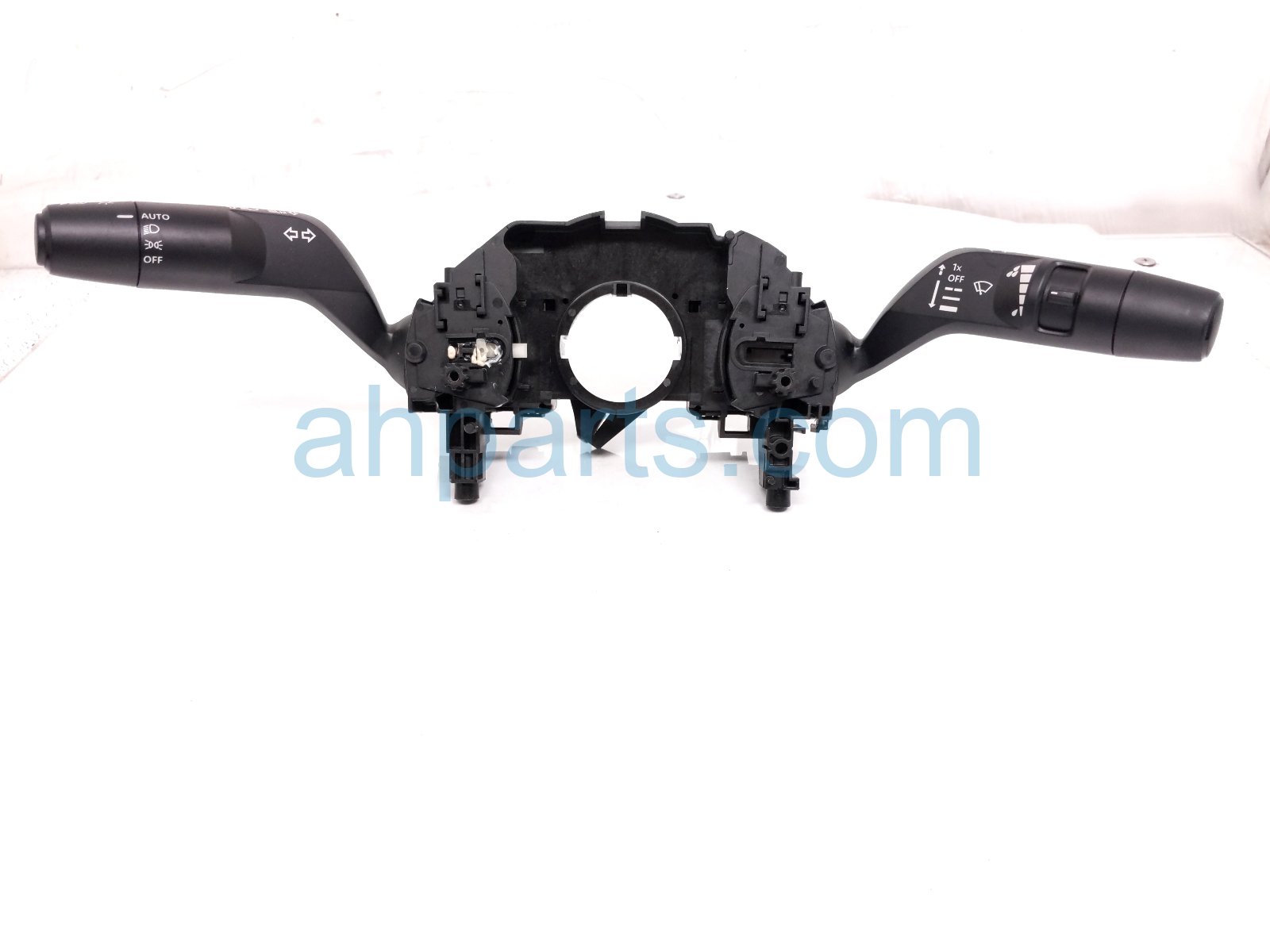 Nissan HEADLIGHT / WIPER COLUMN SWITCH
