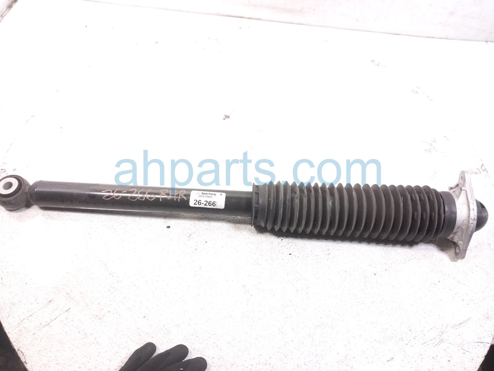 2025 Honda Civic Strut / Spring / Rear Passenger Shock Absorber 52611 T65 A02 Replacement 2025 Honda Civic Strut / Spring / Rear Passenger Shock Absorber 52611 T65 A02 Replacement