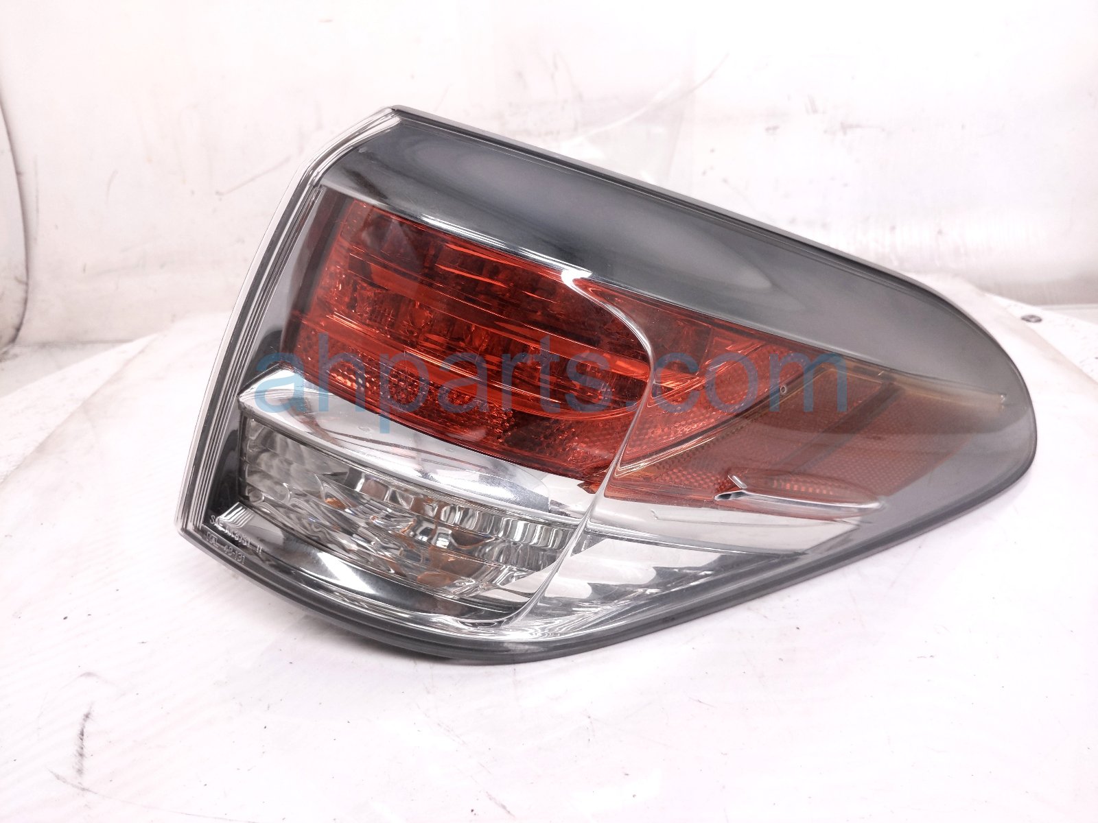Lexus RH TAIL LAMP (ON BODY)