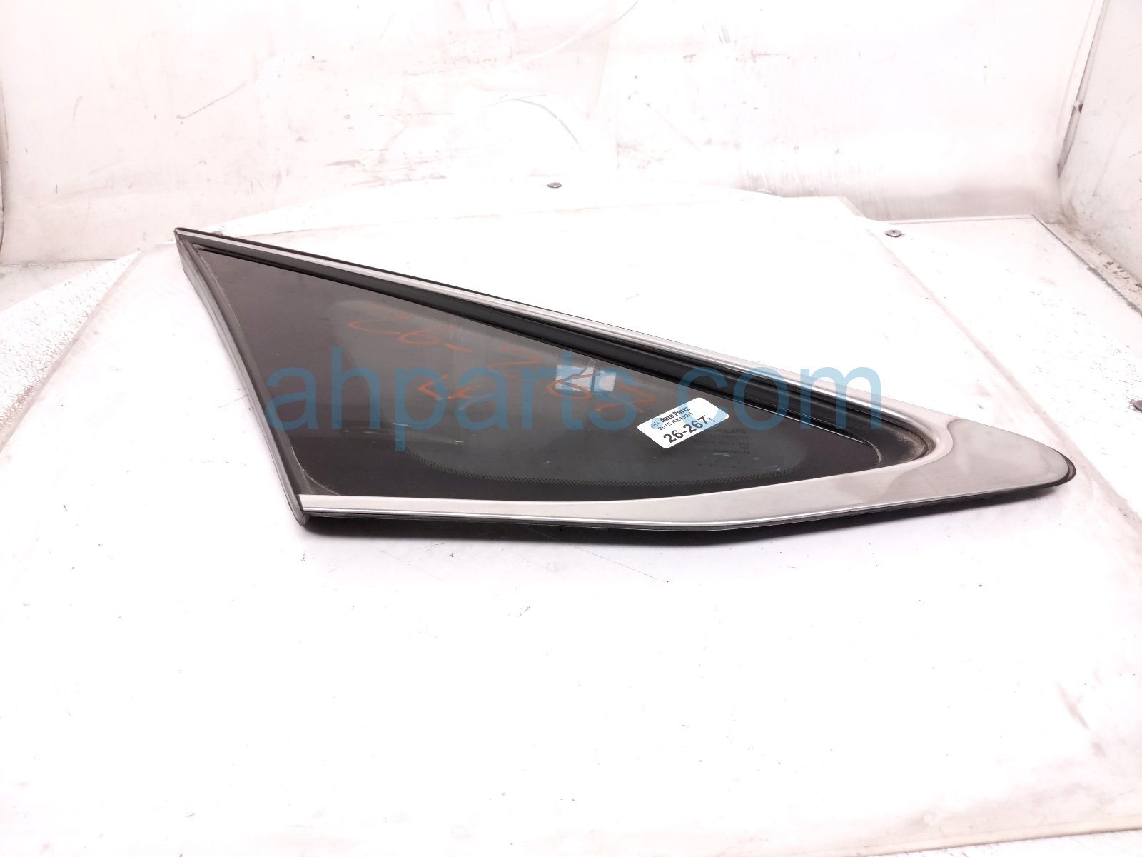 Lexus LH QUARTER WINDOW GLASS