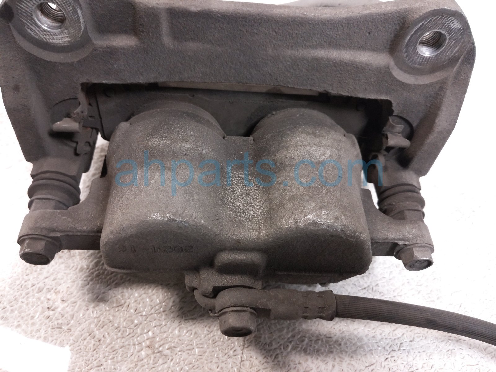 2015 Lexus Rx450h Front Driver Brake Caliper 47750 0E031 Replacement 2015 Lexus Rx450h Front Driver Brake Caliper 47750 0E031 Replacement thumbnail