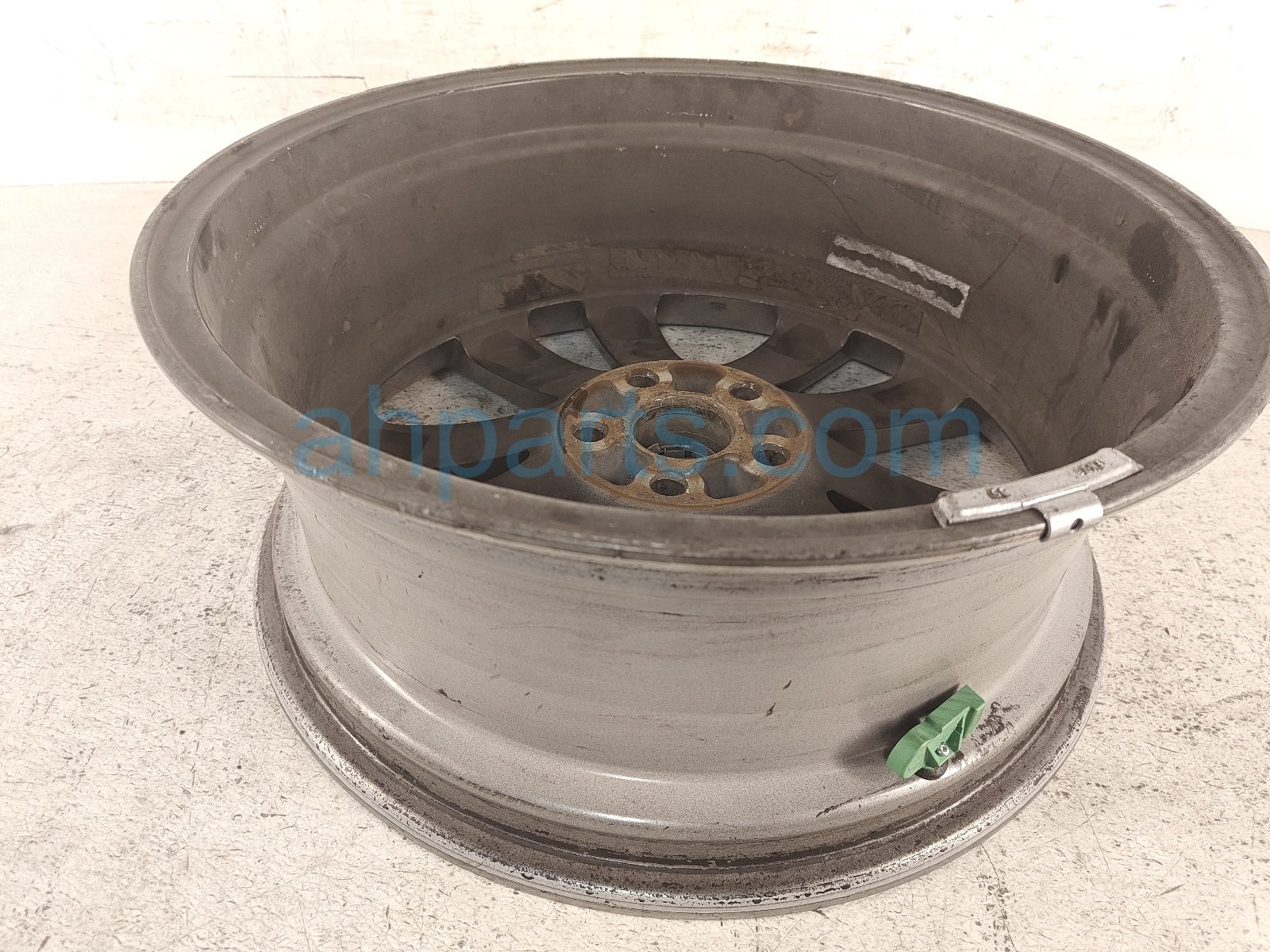 2015 Lexus Rx450h Front Driver Wheel / Rim *some Curb 4261A 0E060 Replacement 2015 Lexus Rx450h Front Driver Wheel / Rim *some Curb 4261A 0E060 Replacement thumbnail