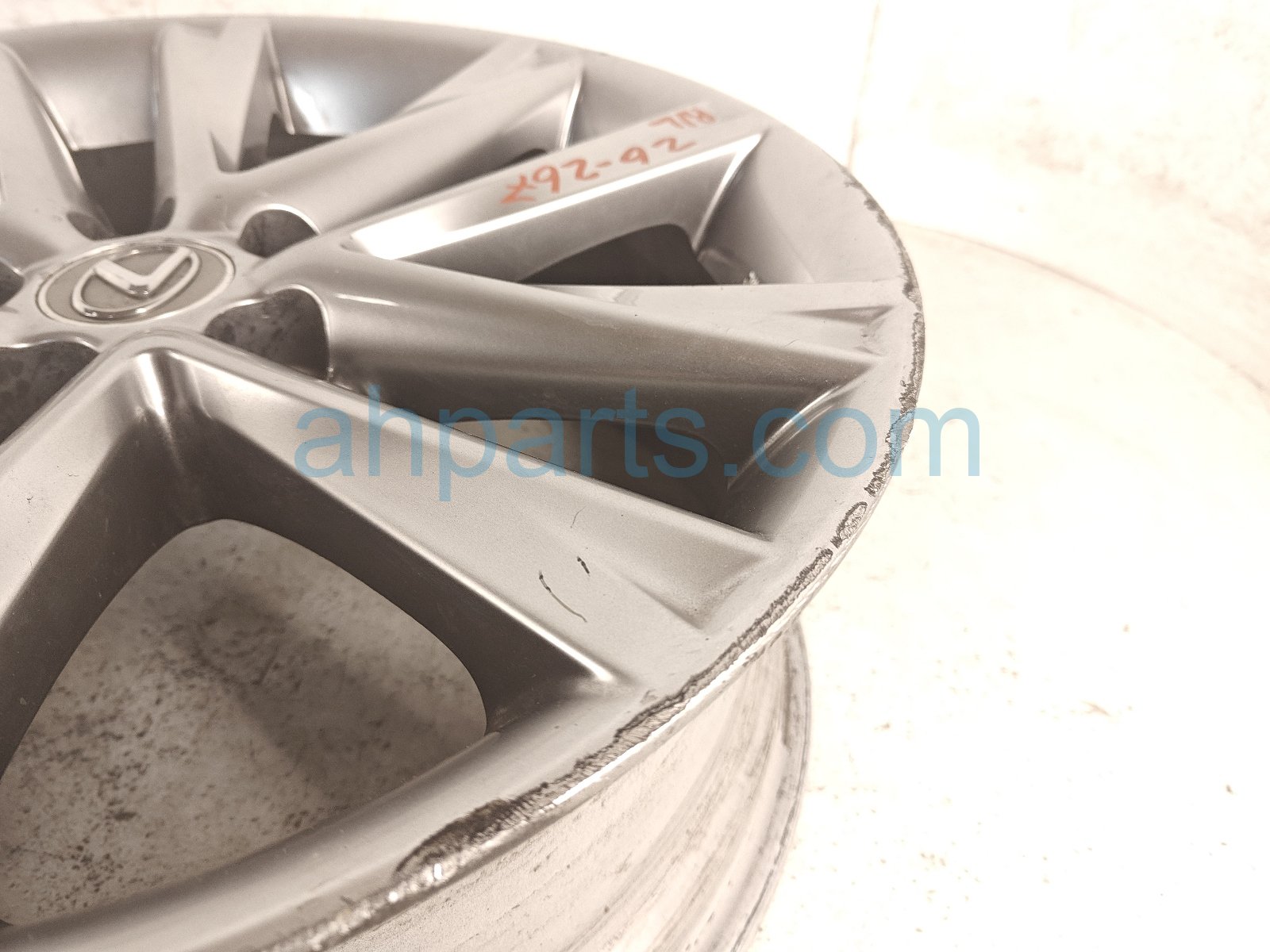 2015 Lexus Rx450h Rear Driver Wheel / Rim *curb Rash 4261A 0E060 Replacement 2015 Lexus Rx450h Rear Driver Wheel / Rim *curb Rash 4261A 0E060 Replacement thumbnail