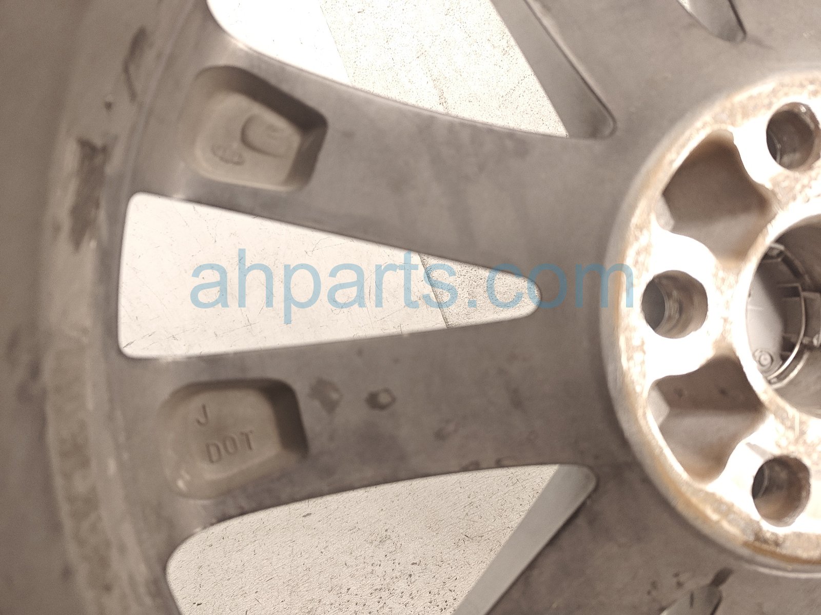 2015 Lexus Rx450h Rear Driver Wheel / Rim *curb Rash 4261A 0E060 Replacement 2015 Lexus Rx450h Rear Driver Wheel / Rim *curb Rash 4261A 0E060 Replacement thumbnail