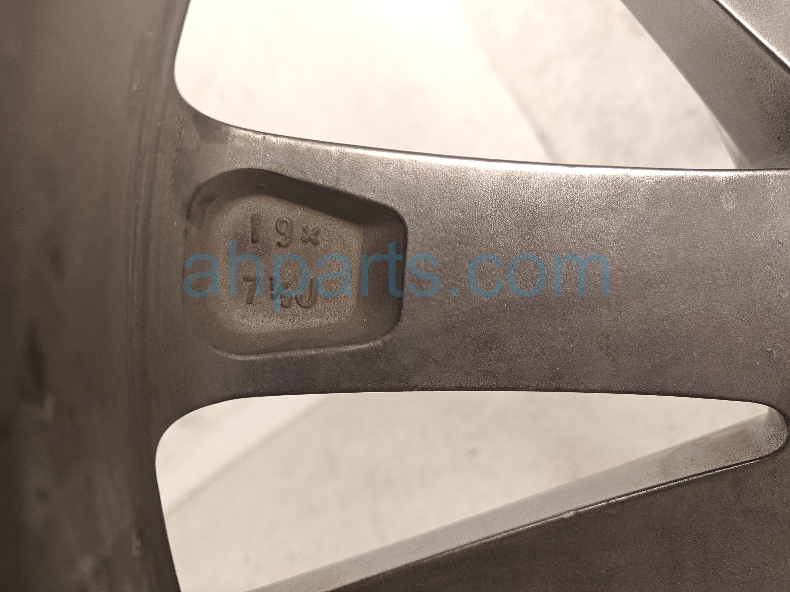 2015 Lexus Rx450h Rear Driver Wheel / Rim *curb Rash 4261A 0E060 Replacement 2015 Lexus Rx450h Rear Driver Wheel / Rim *curb Rash 4261A 0E060 Replacement thumbnail