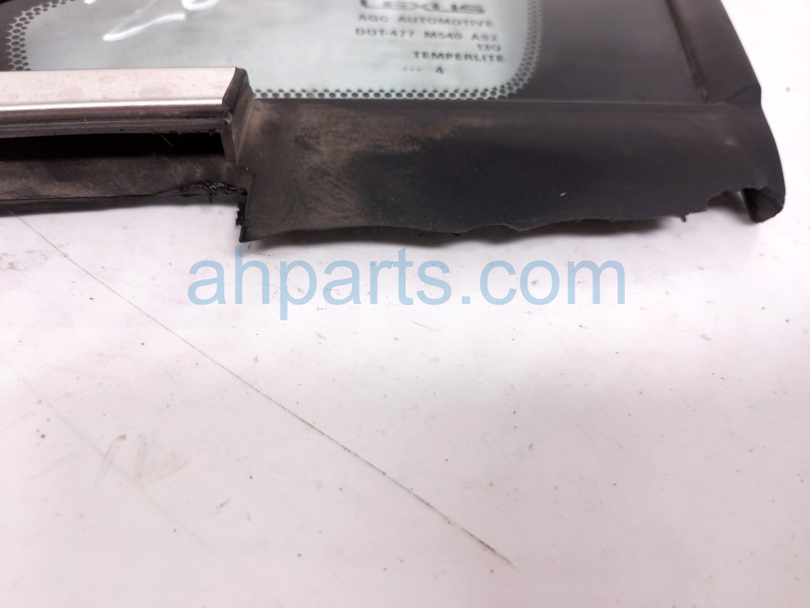 2015 Lexus Rx450h Front Door Windows / Driver A pillar Vent Glass Window 62120 0E010 Replacement 2015 Lexus Rx450h Front Door Windows / Driver A pillar Vent Glass Window 62120 0E010 Replacement thumbnail
