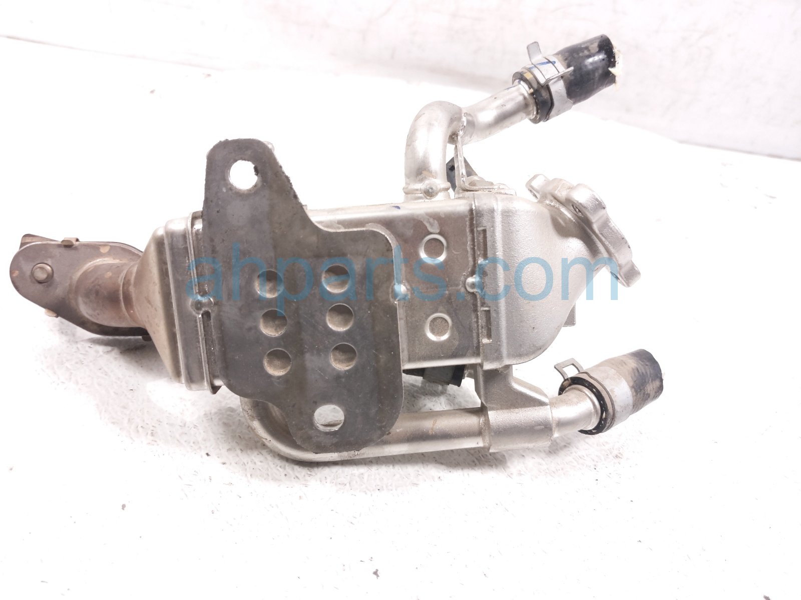 2025 Kia Carnival Egr Cooler Assy 1.6t 28460 2M800 Replacement 2025 Kia Carnival Egr Cooler Assy 1.6t 28460 2M800 Replacement thumbnail