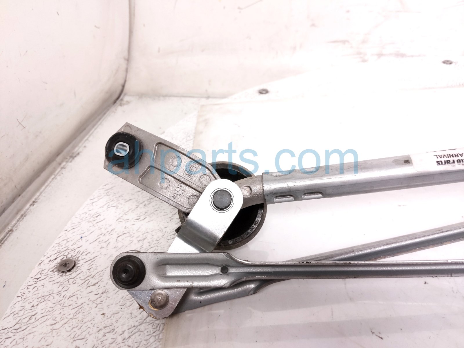 2025 Kia Carnival Front Arms Frt Windshield Wiper Motor & Linkage 98120 R0000 Replacement 2025 Kia Carnival Front Arms Frt Windshield Wiper Motor & Linkage 98120 R0000 Replacement thumbnail