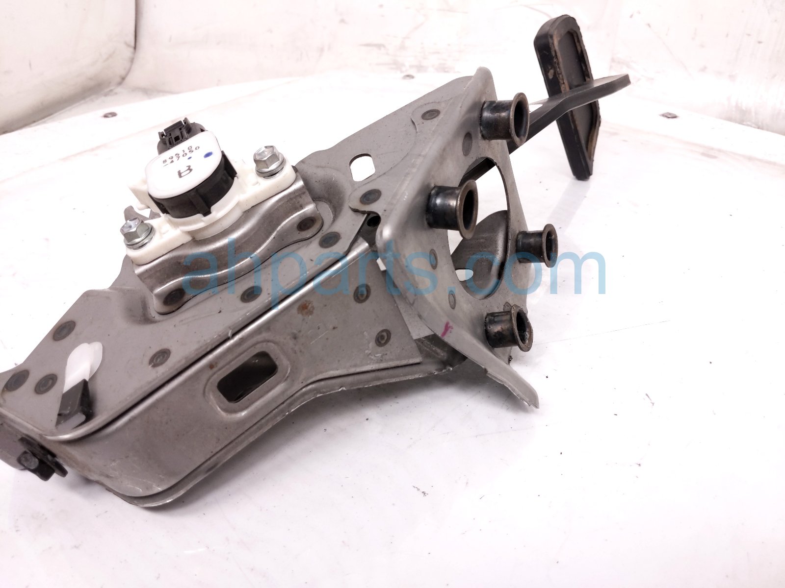 2015 Lexus Rx450h Brake Pedal Assy 3.5l Awd 47101 48171 Replacement 2015 Lexus Rx450h Brake Pedal Assy 3.5l Awd 47101 48171 Replacement thumbnail