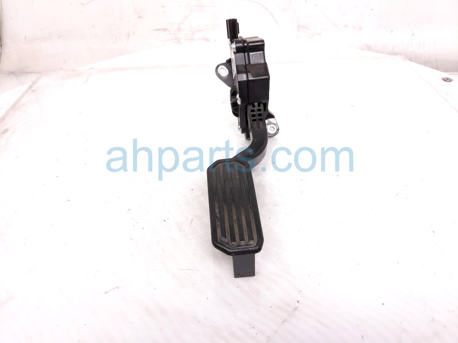 Lexus GAS / ACCELERATOR PEDAL ASSY - 3.5L
