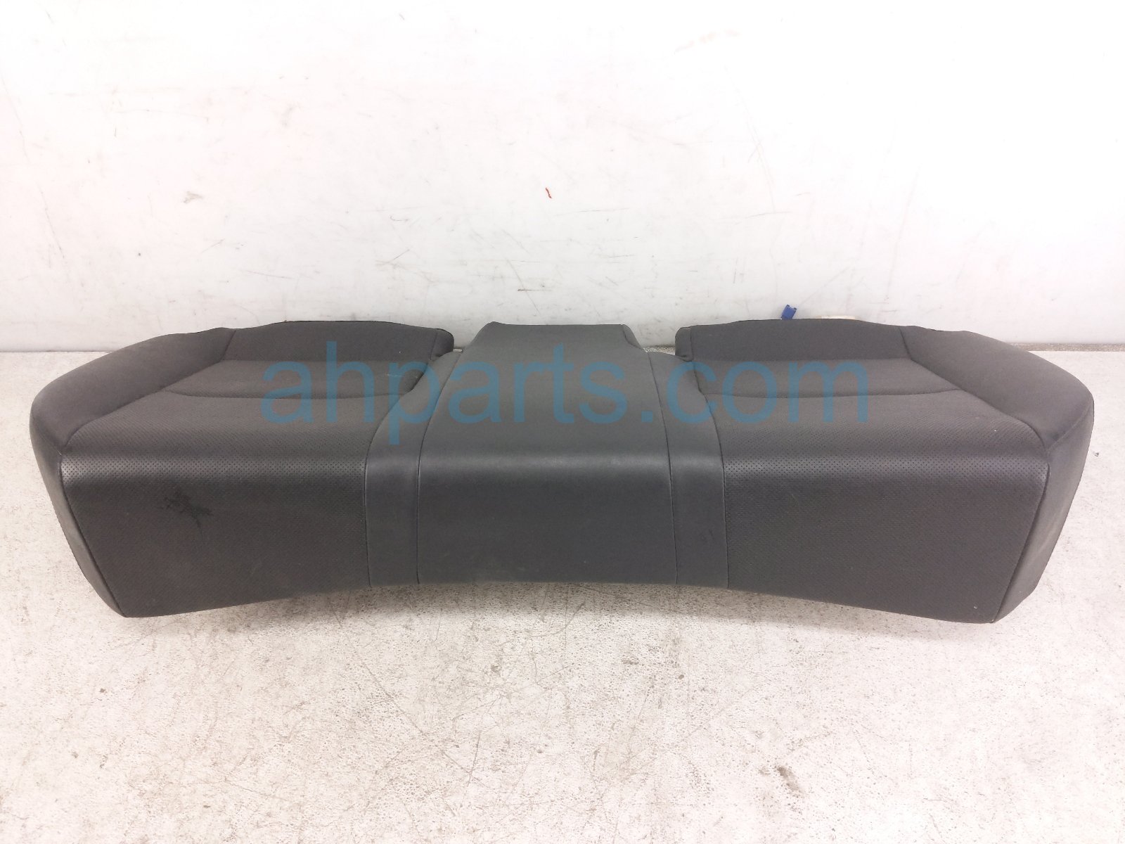 Toyota REAR LOWER SEAT CUSHION - BLACK Toyota REAR LOWER SEAT CUSHION - BLACK
