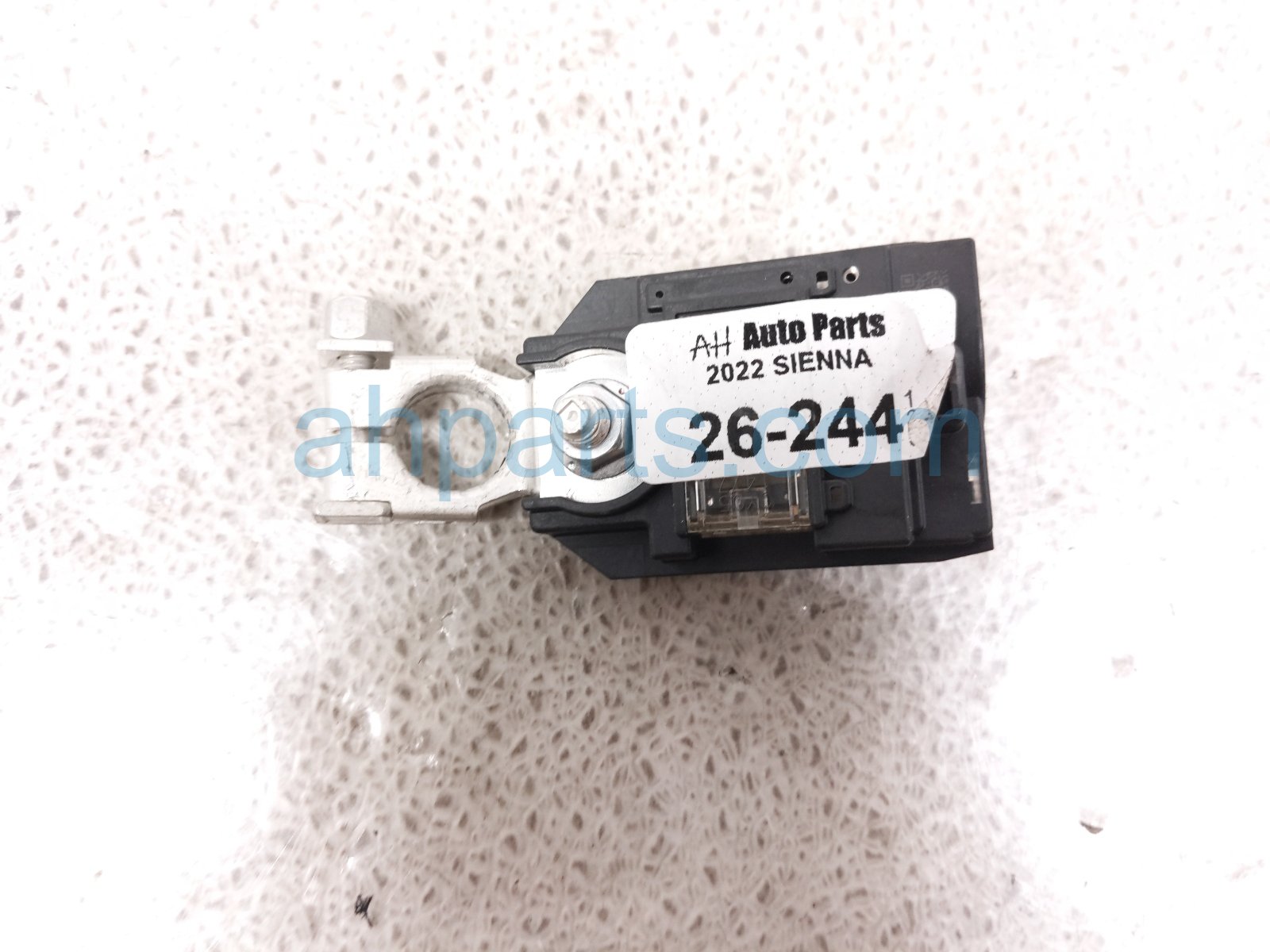Toyota BATTERY TERMINAL FUSE LINK BLOCK